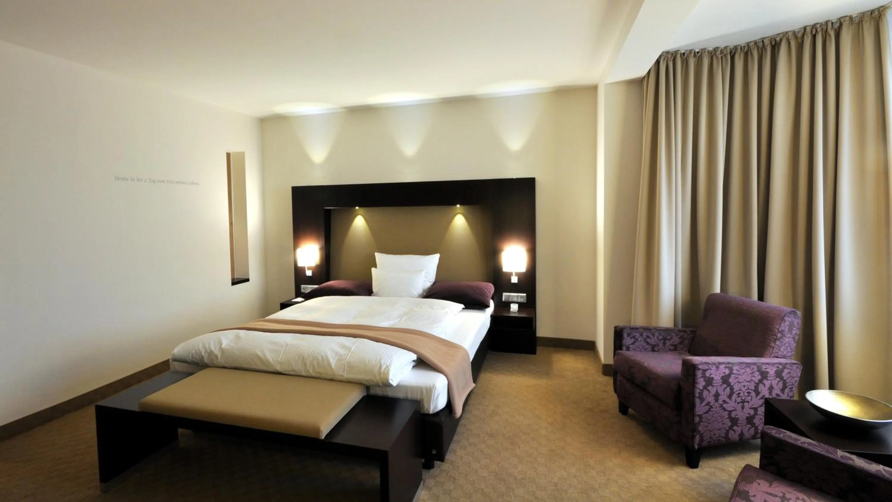 Photo of the whole room, Bed in Wellings Parkhotel