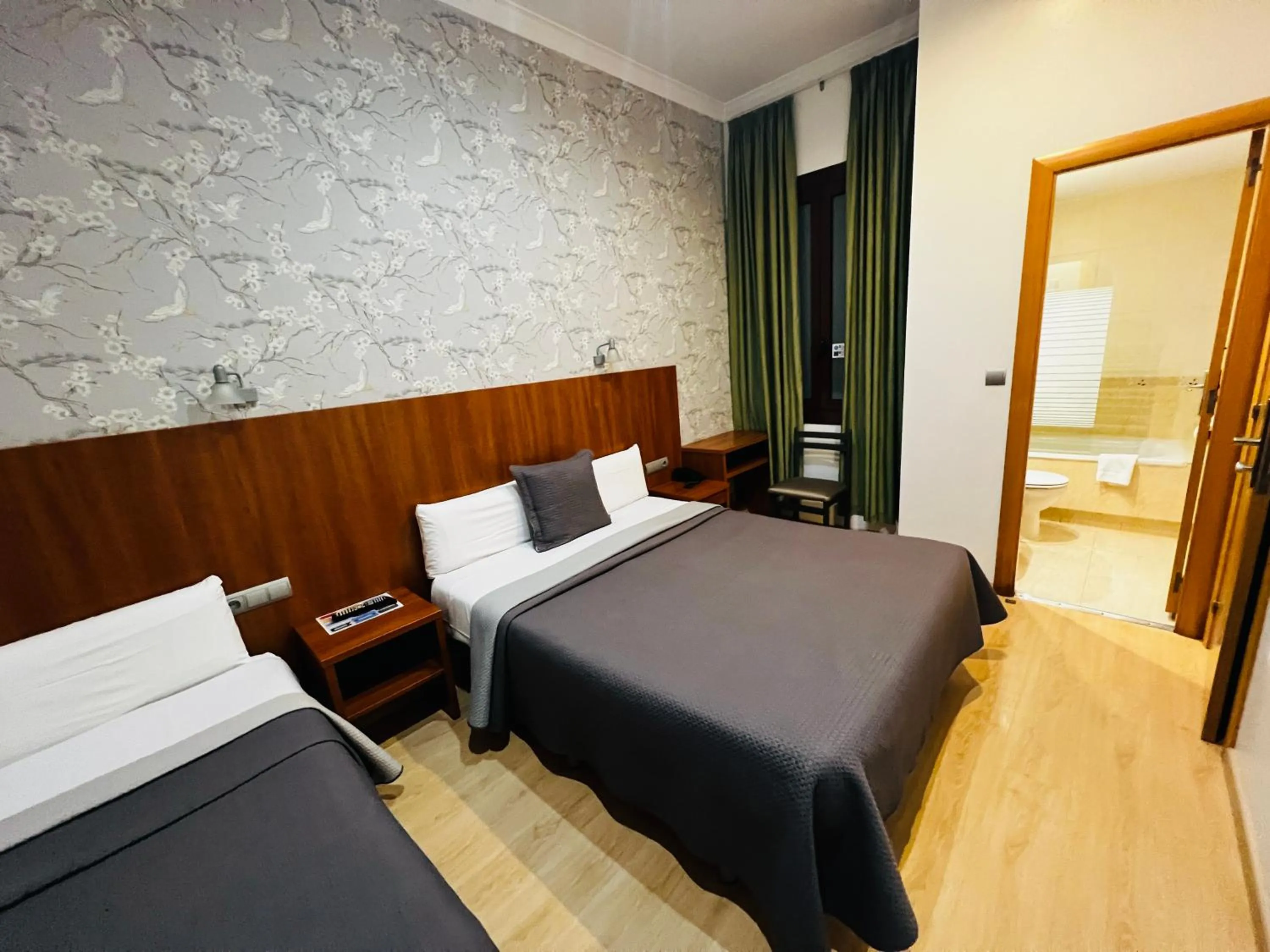 Bed in Ciudad Condal Hostal - Paseo de Gracia