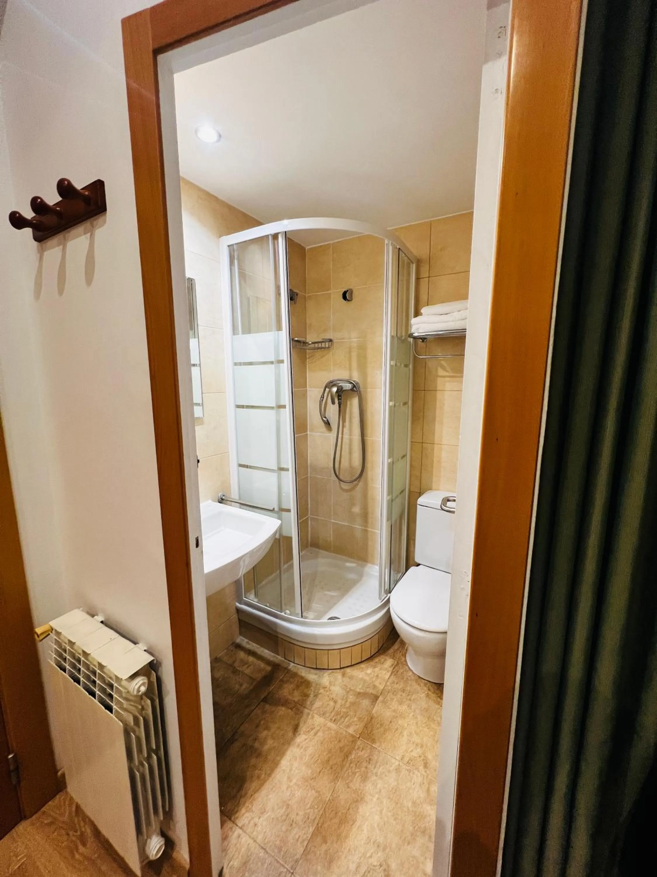 Bathroom in Ciudad Condal Hostal - Paseo de Gracia