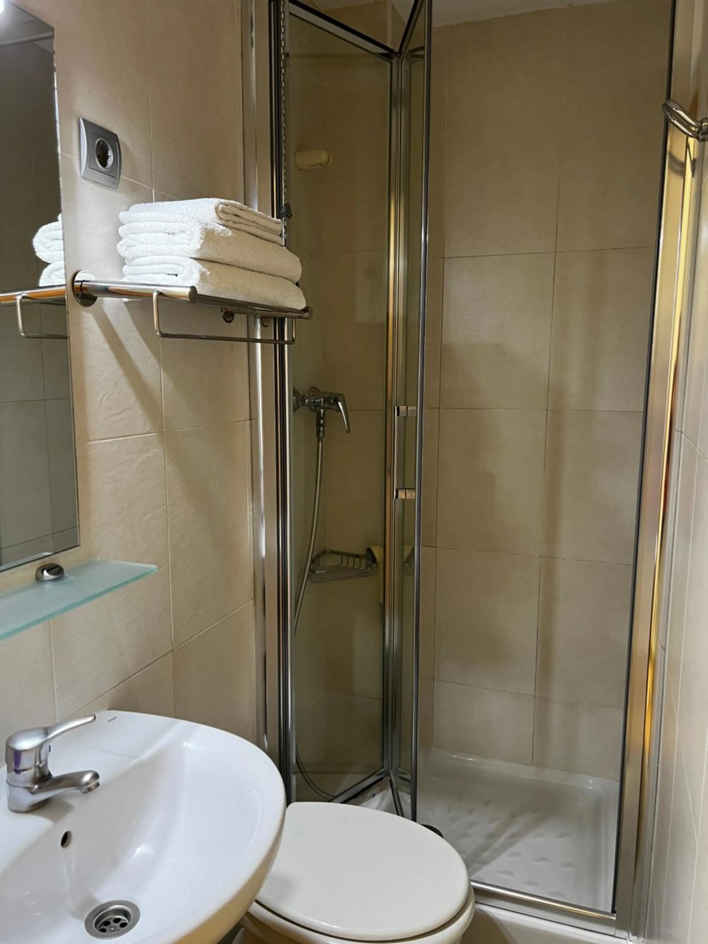 Bathroom in Ciudad Condal Hostal - Paseo de Gracia