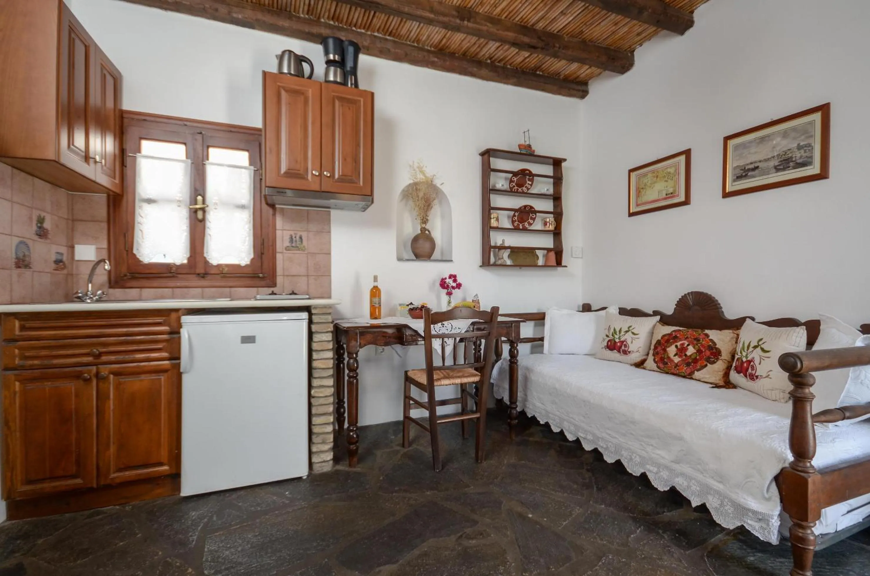 Seating area, Bed in Naxos Filoxenia Hotel