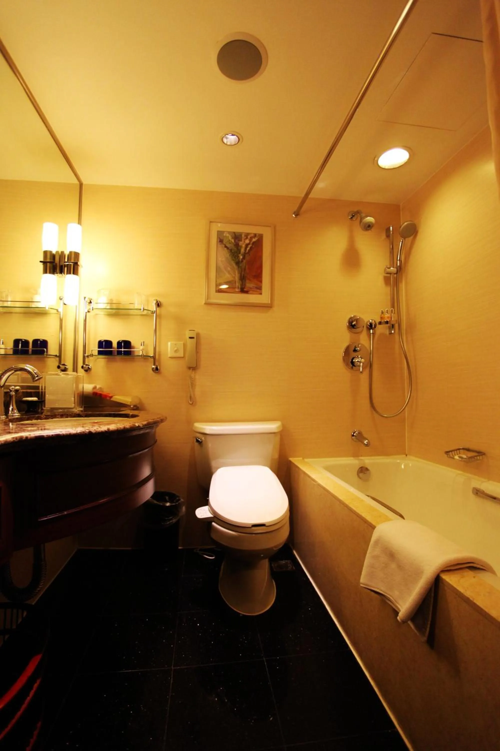 Bathroom in Lakeview Xuanwu Hotel