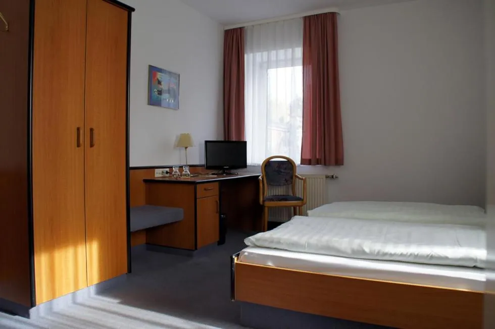 Photo of the whole room, Bed in Landhotel Pagram-Frankfurt/Oder