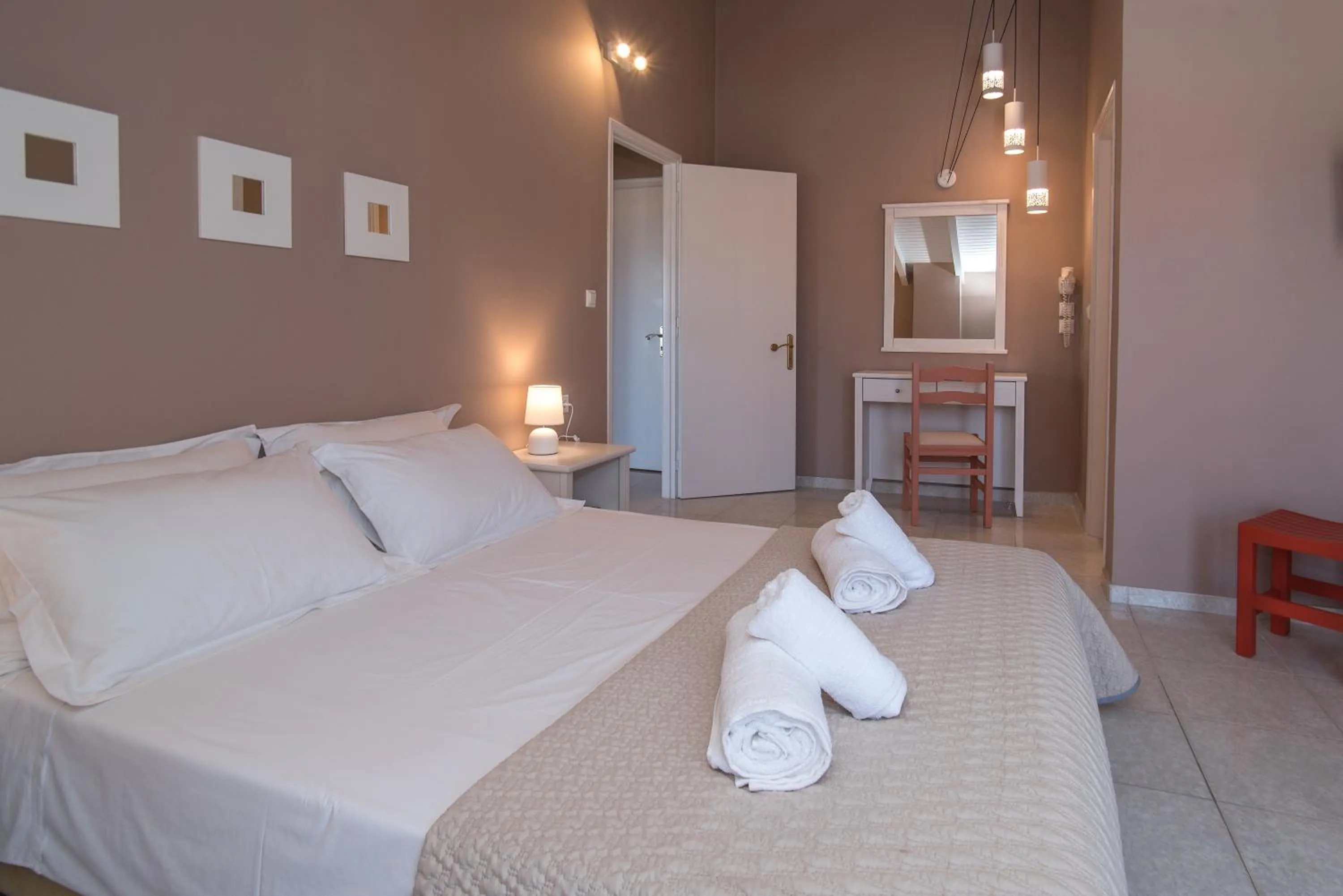 Bedroom, Bed in Edelweiss Hotel