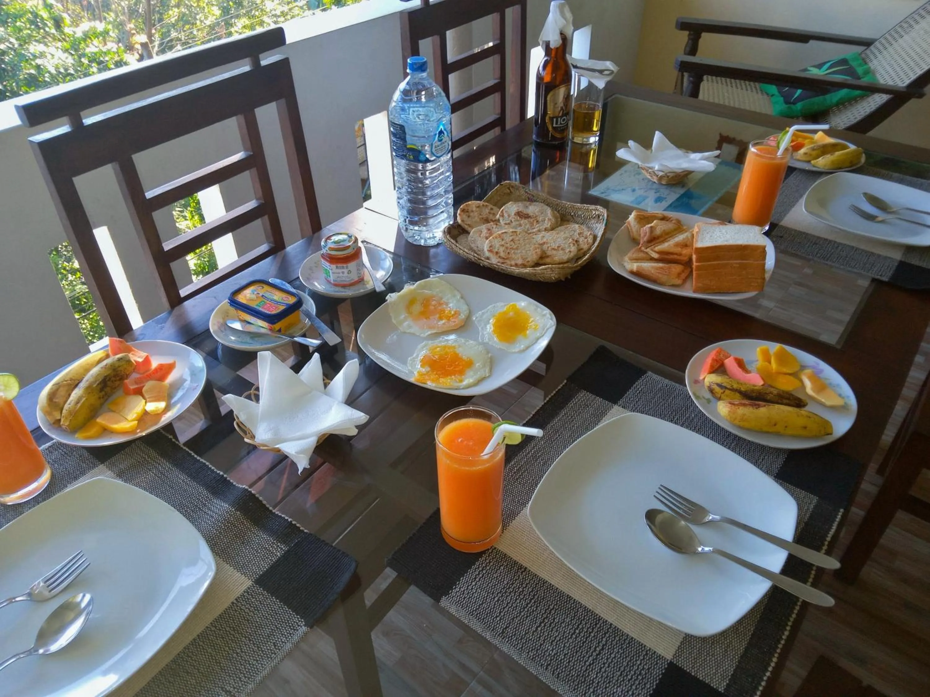 Food and drinks in Pleasant View Ella