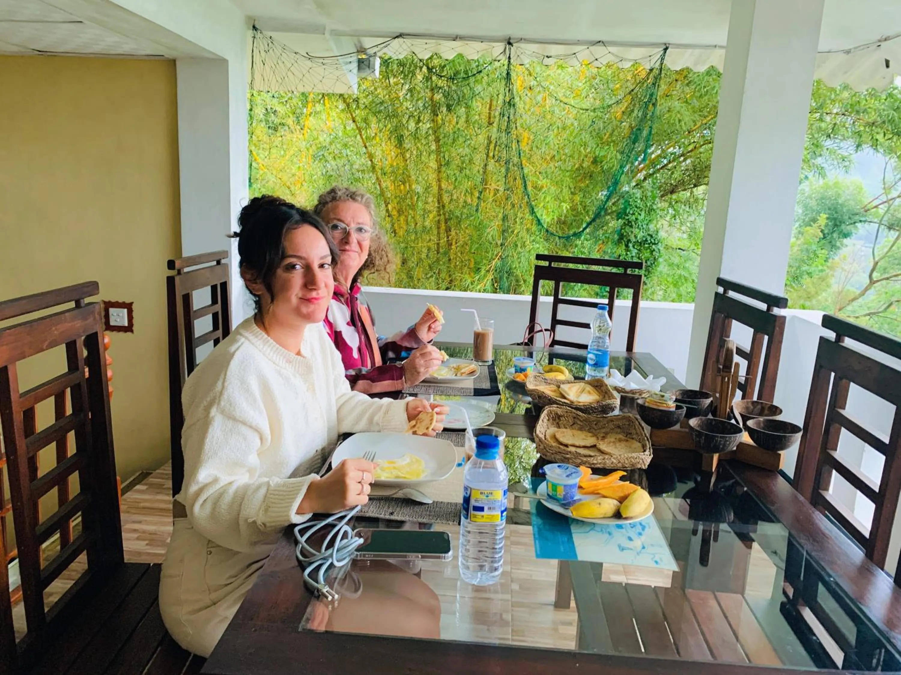 Restaurant/places to eat in Pleasant View Ella