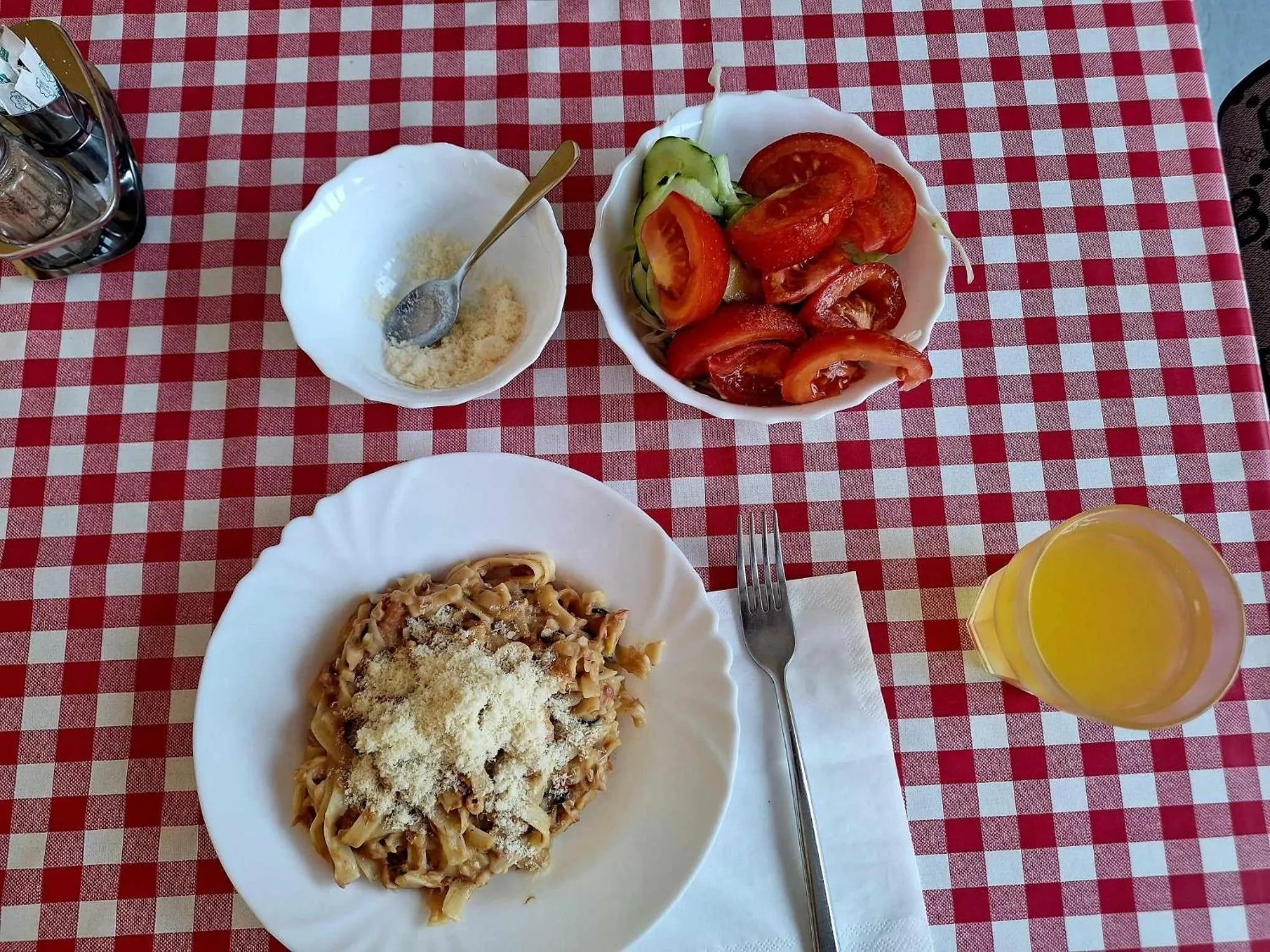 Restaurant/places to eat in Family Bungalow Pineta