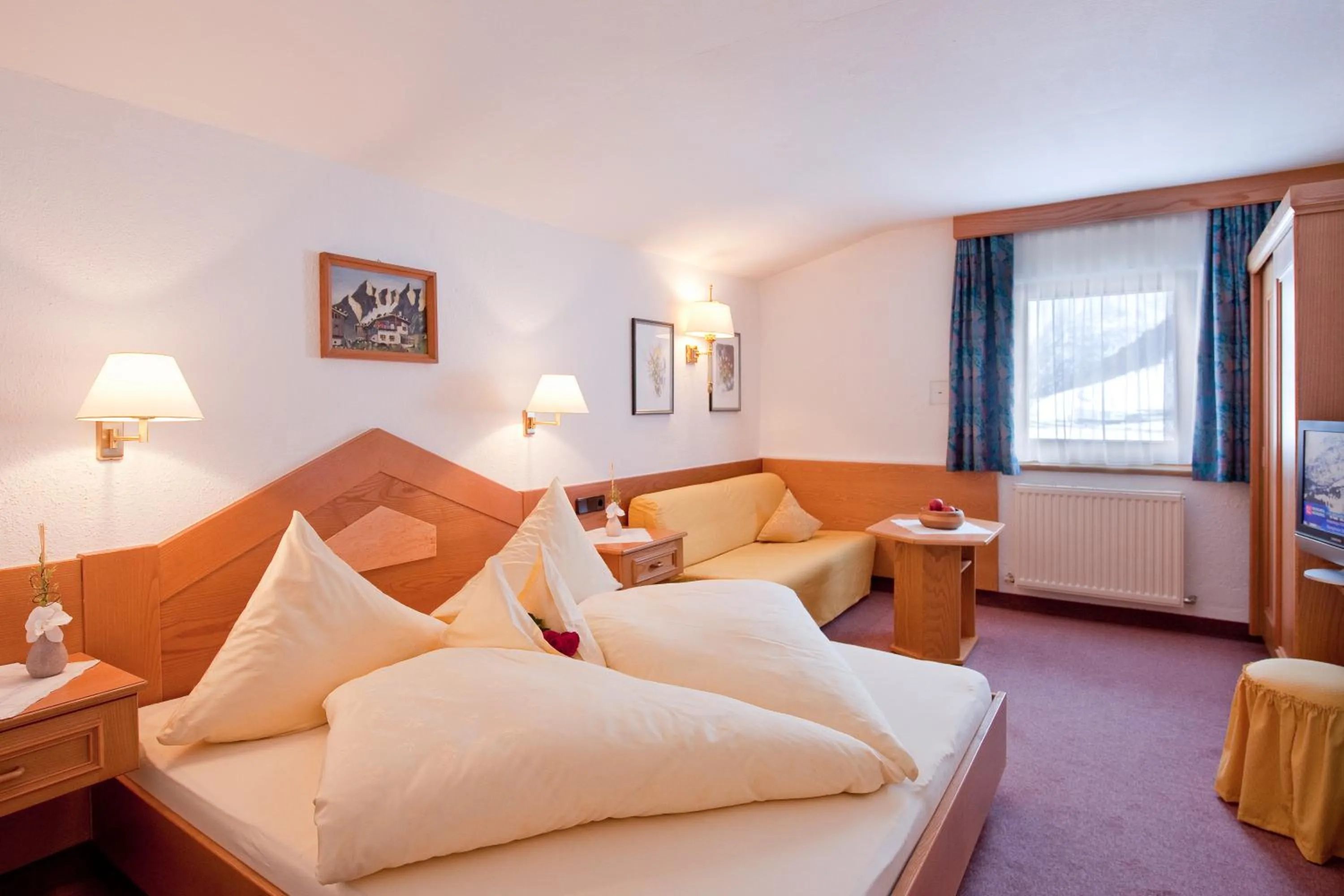 Bed in Hotel Jagdhof Bed & Breakfast