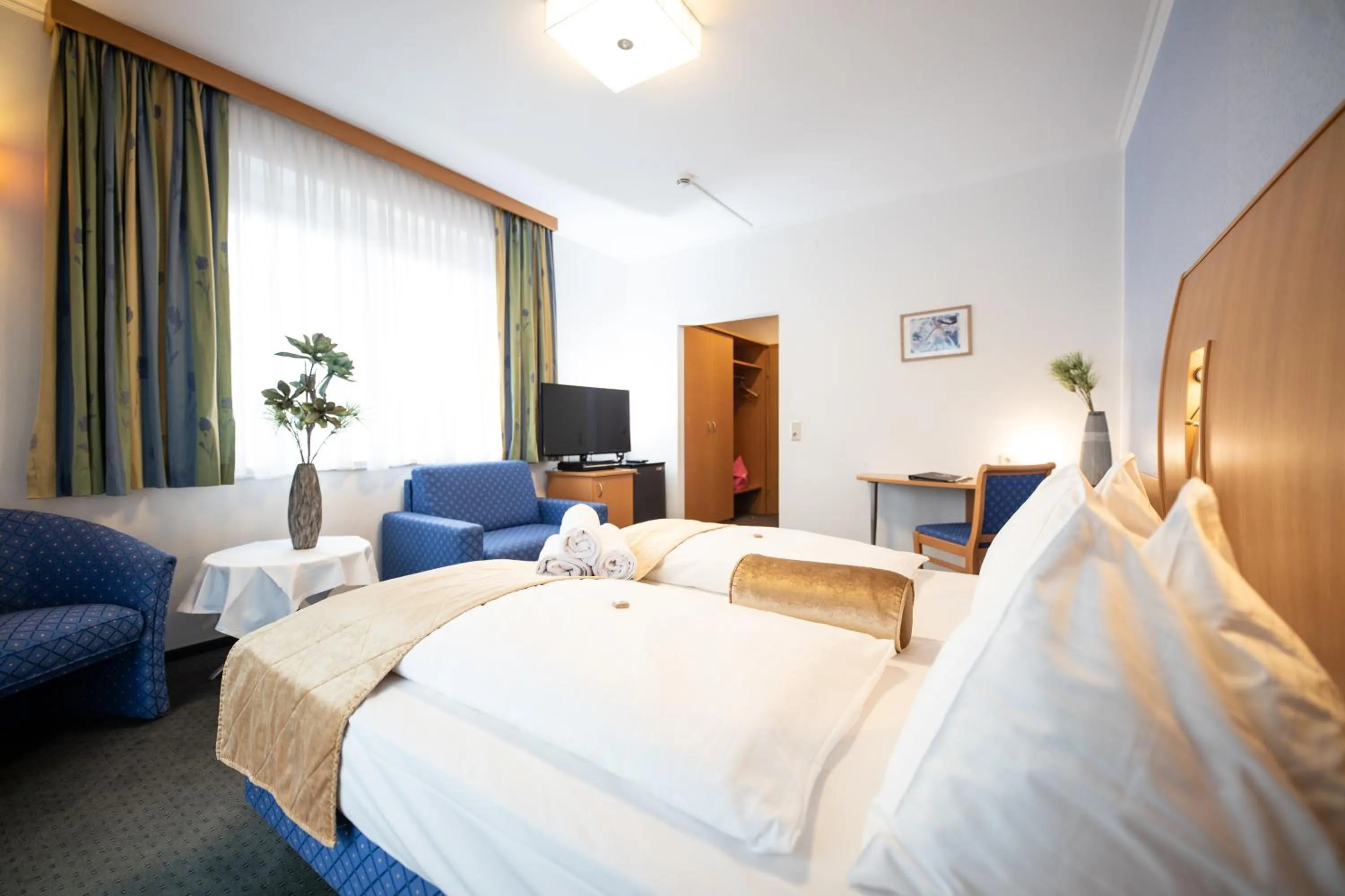 Photo of the whole room, Bed in Seminar & Urlaubshotel Oststeirischer Hof Söchau