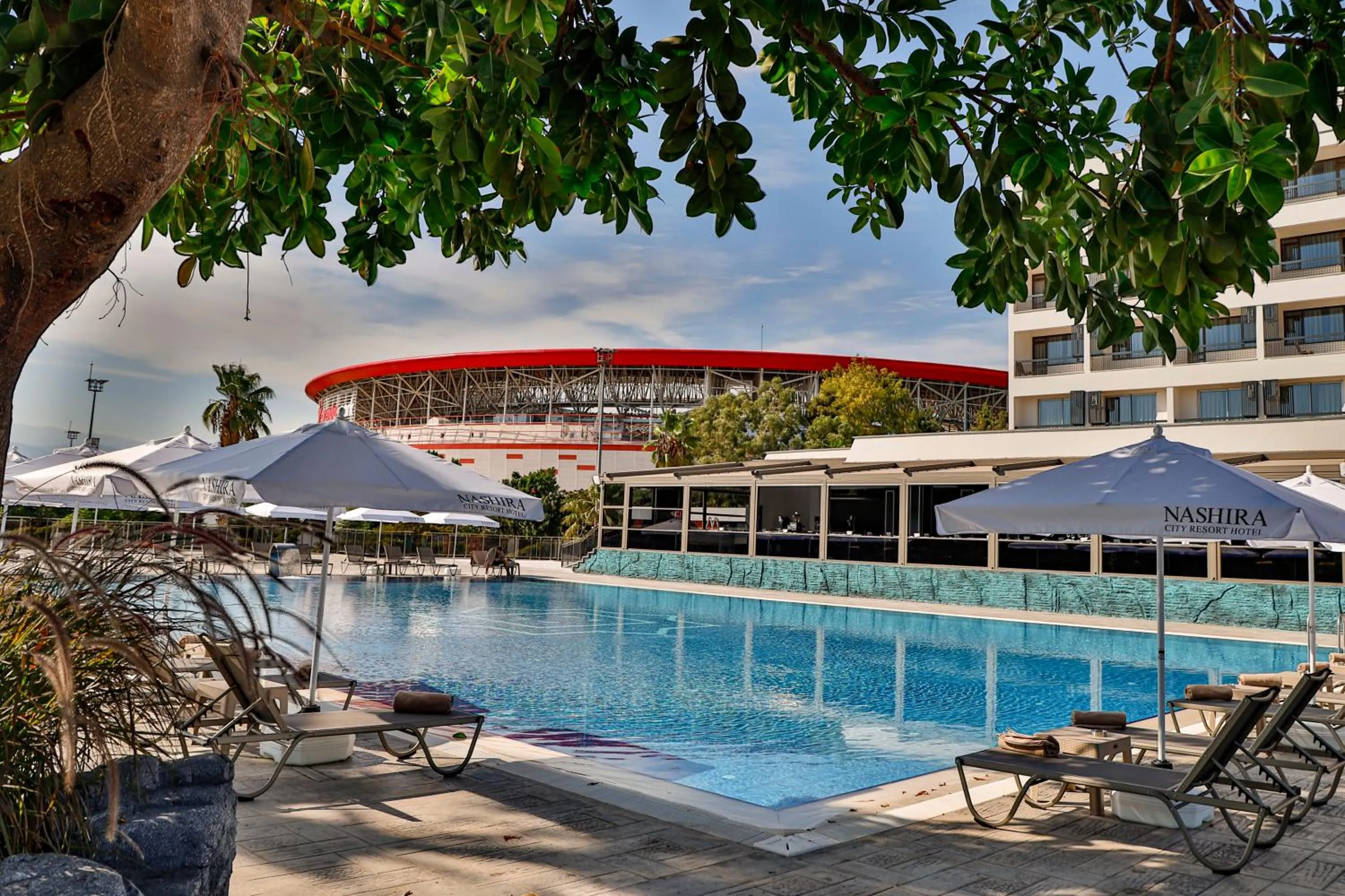 Swimming pool in Nashira City Resort Hotel