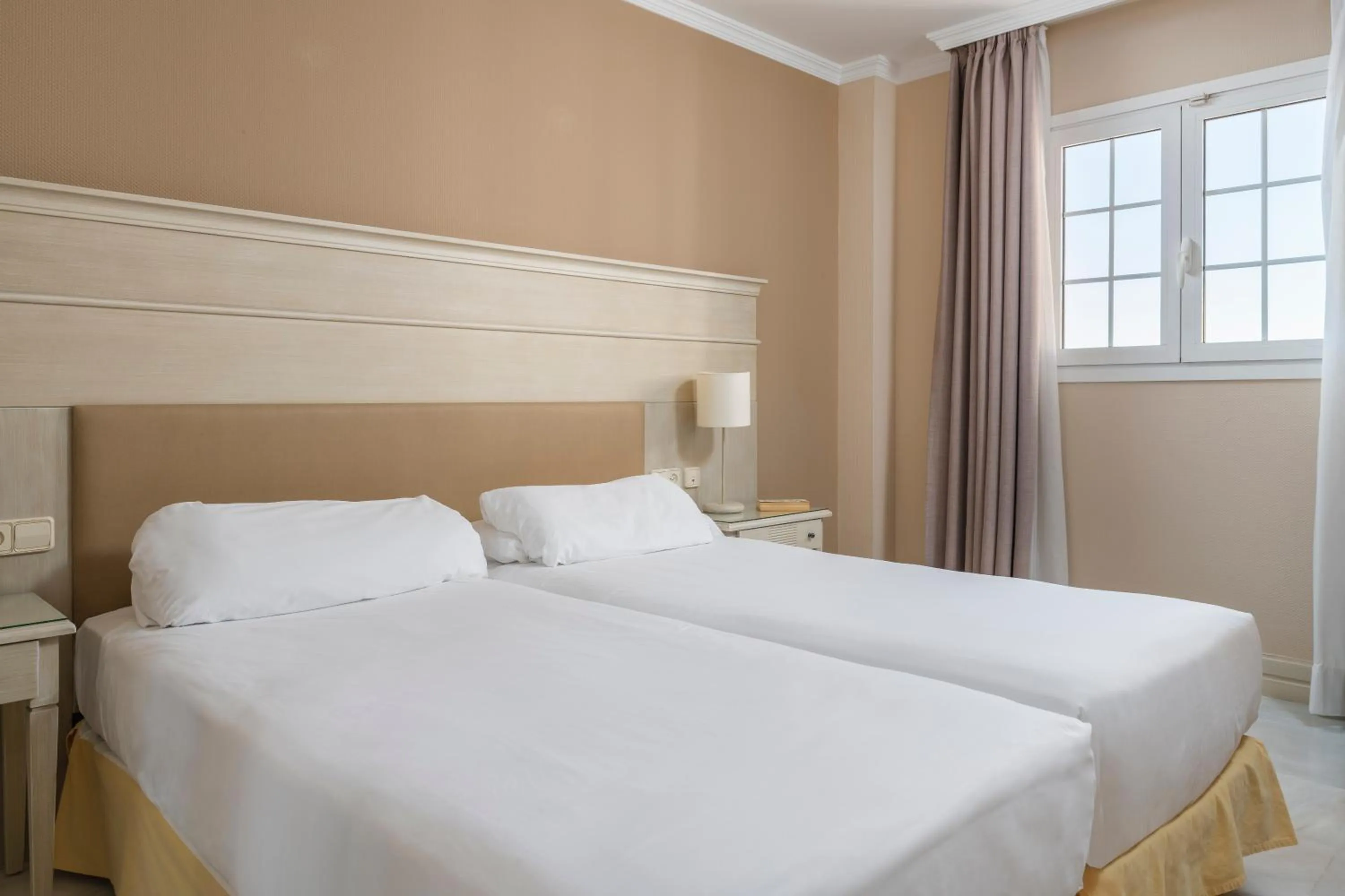 Bedroom, Bed in Iberostar Waves Málaga Playa