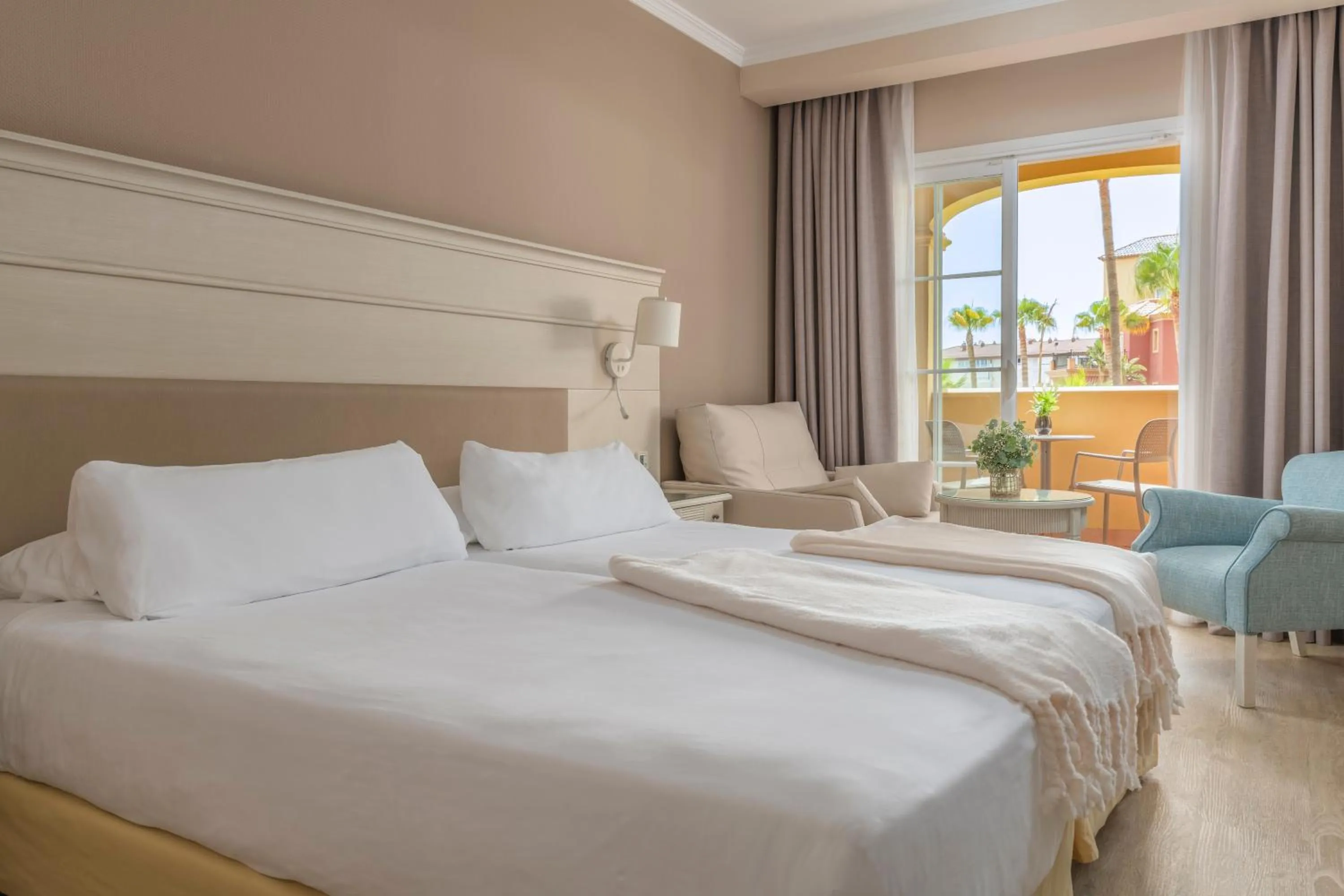 Bedroom, Bed in Iberostar Waves Málaga Playa