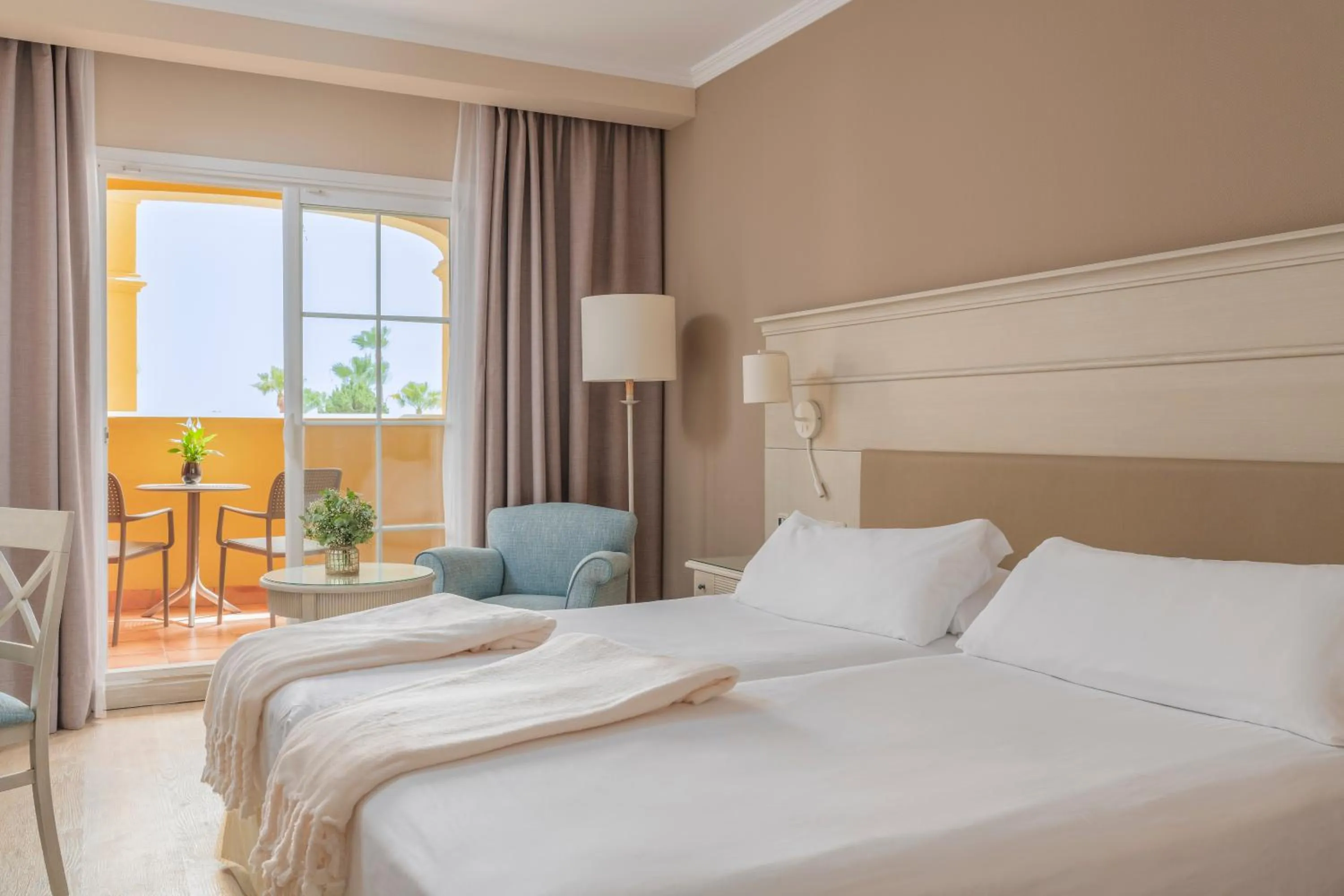 Bedroom, Bed in Iberostar Waves Málaga Playa