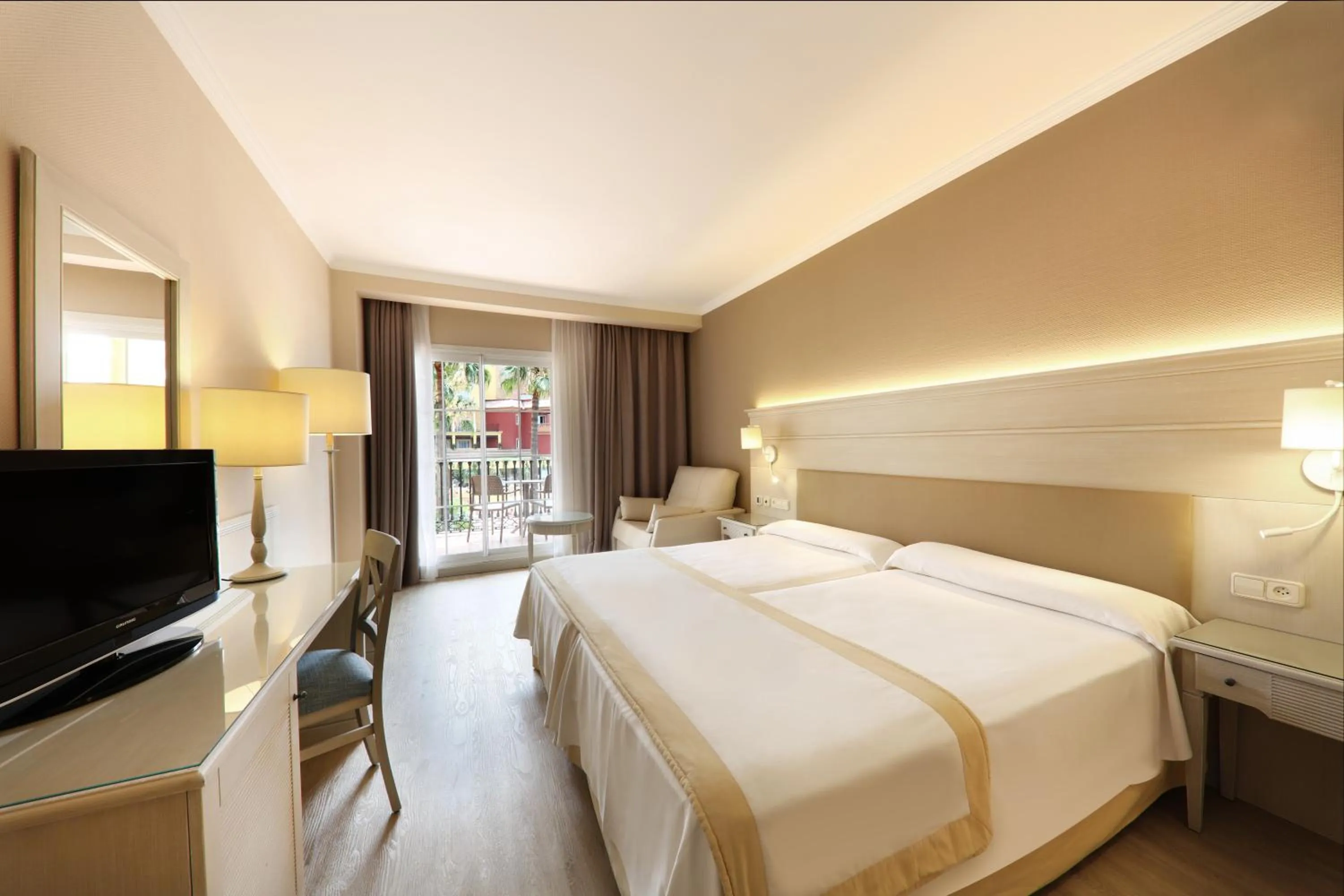 Bed in Iberostar Waves Málaga Playa