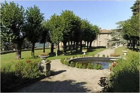 Property building in Château De Vollore