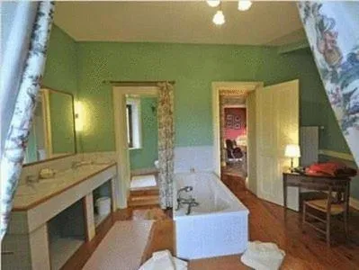 Bathroom, Bed in Château De Vollore