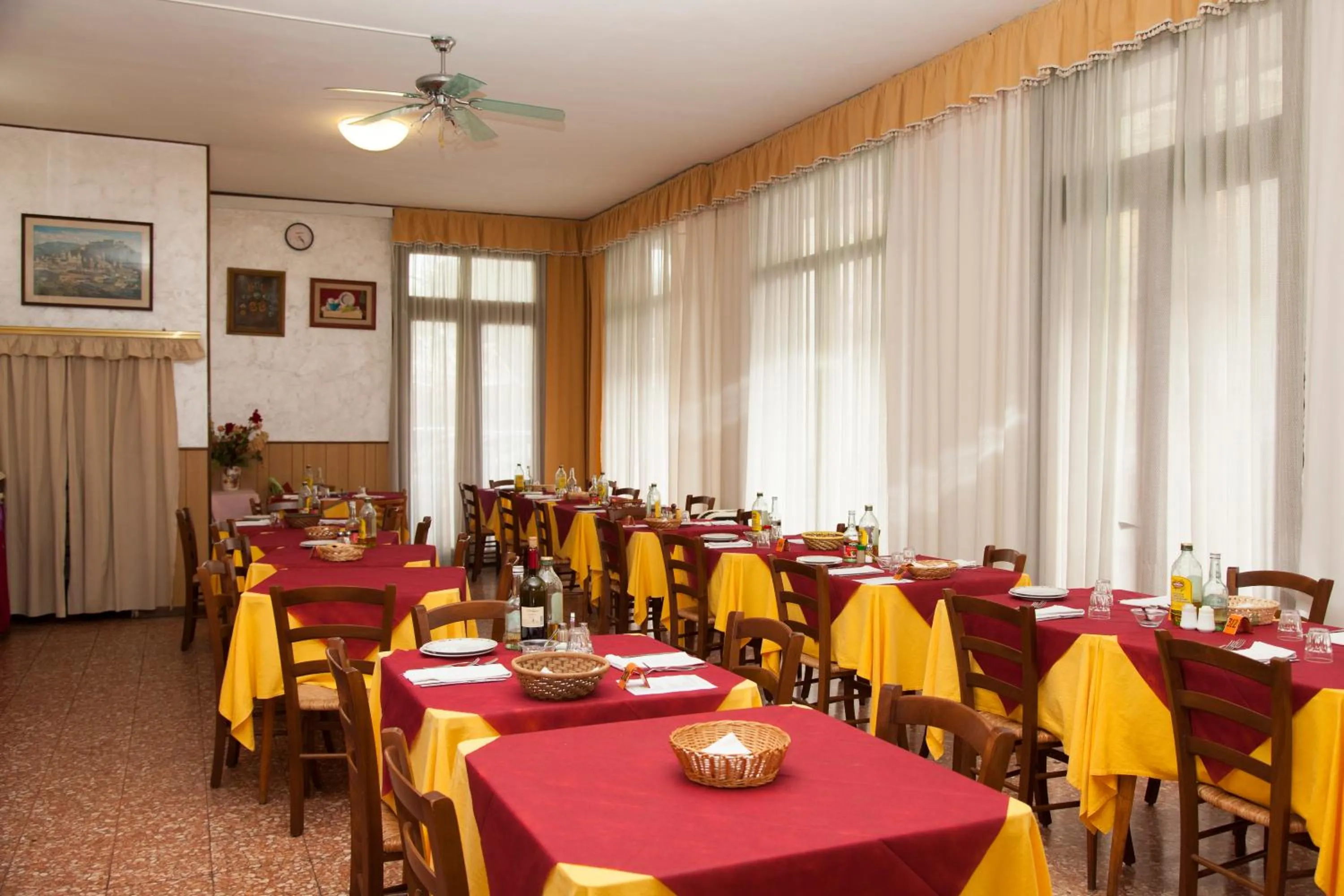 Restaurant/places to eat in Hotel Taormina