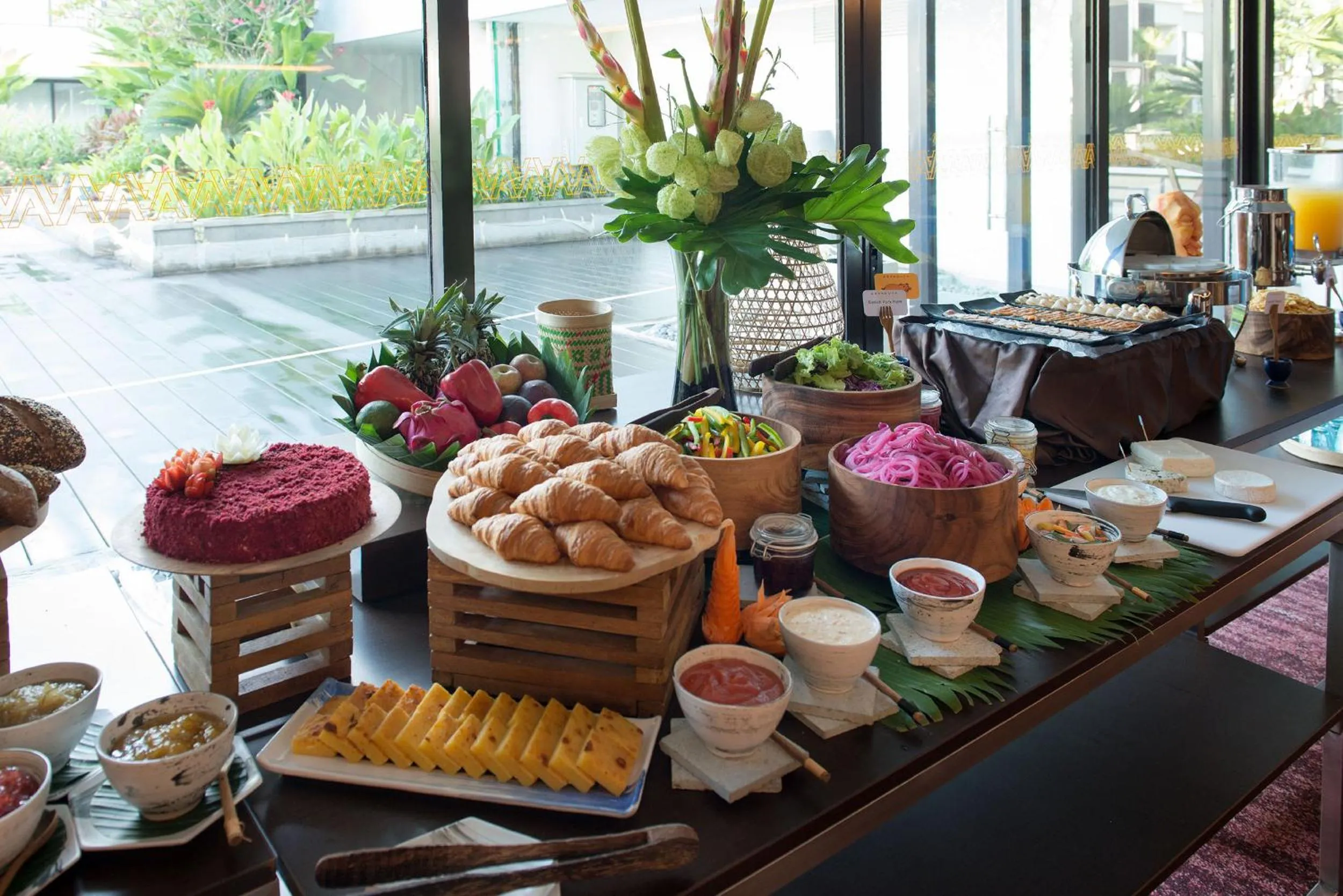 Restaurant/places to eat in Aryaduta Bali