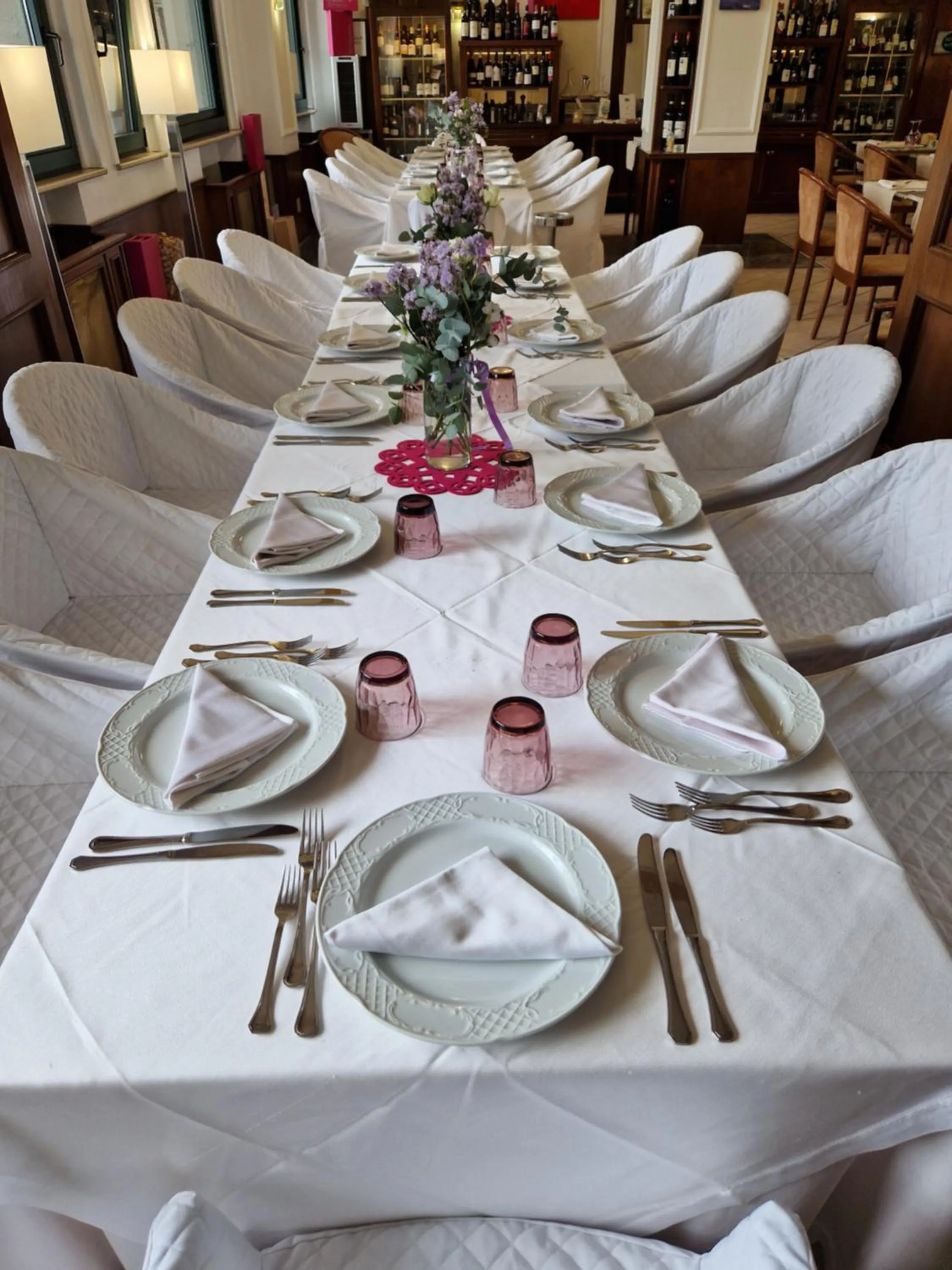 Restaurant/places to eat in Hotel Civita