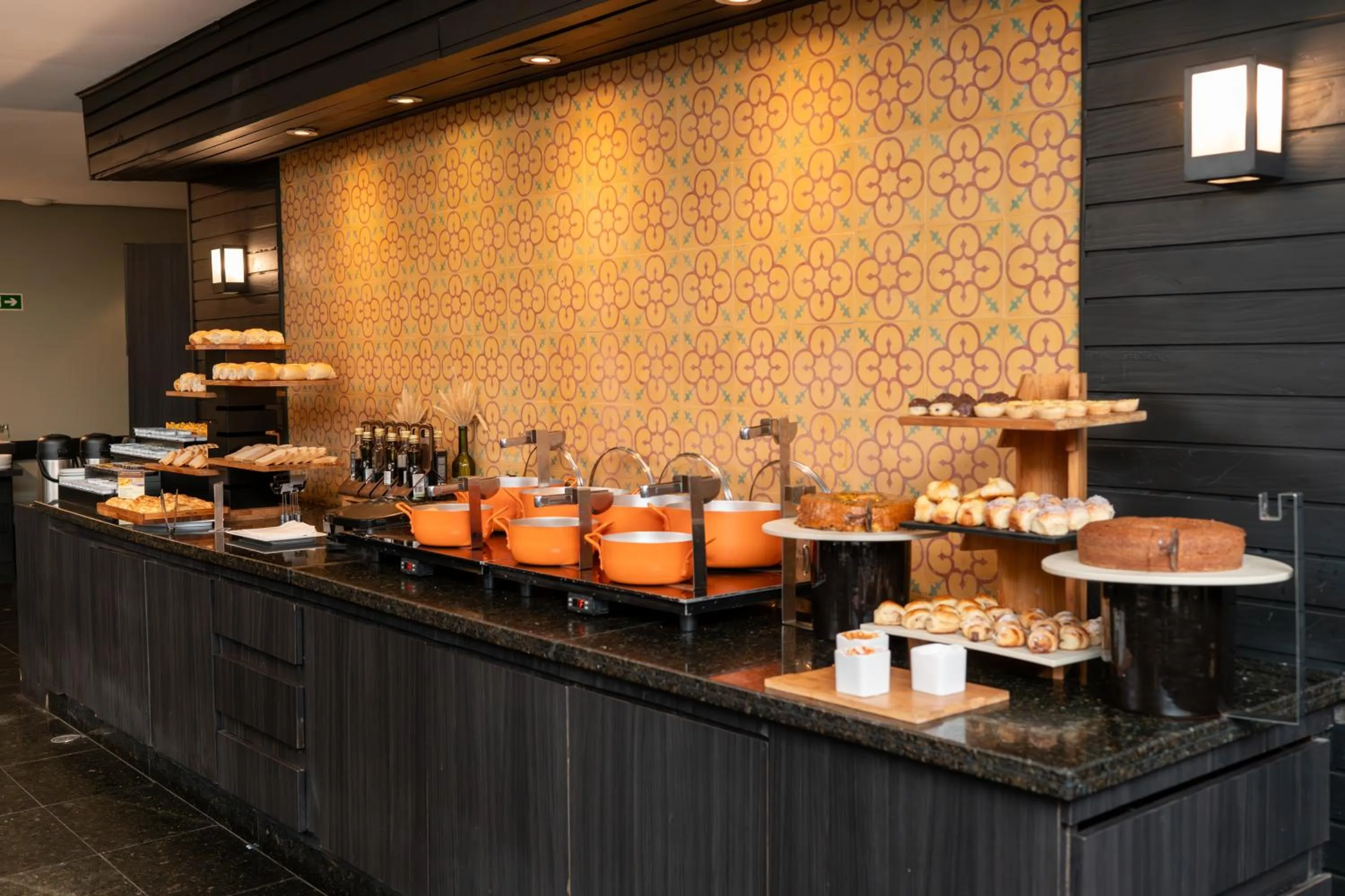 Restaurant/places to eat in Royal Collection Paulista