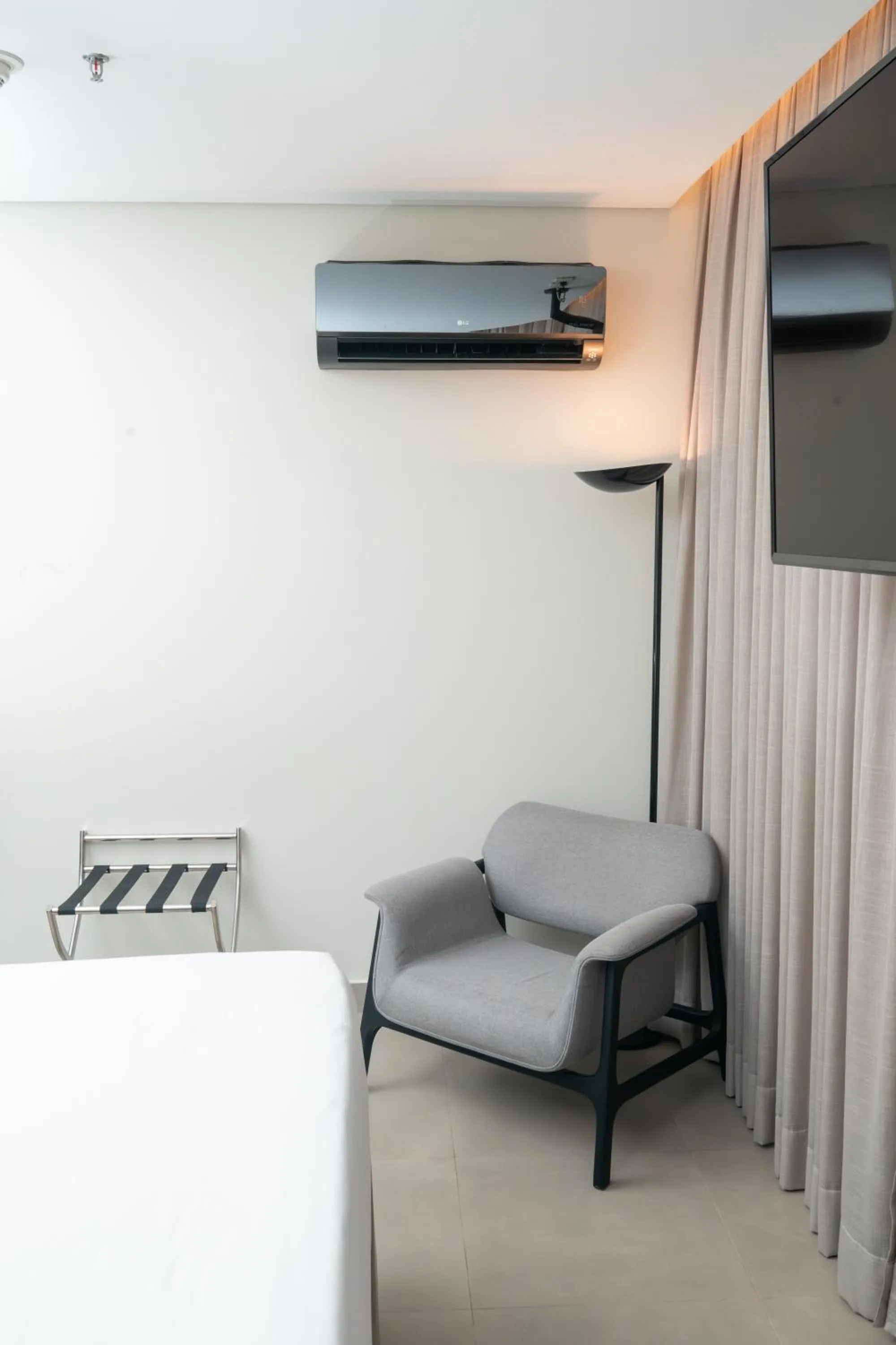 Bed in Royal Collection Paulista