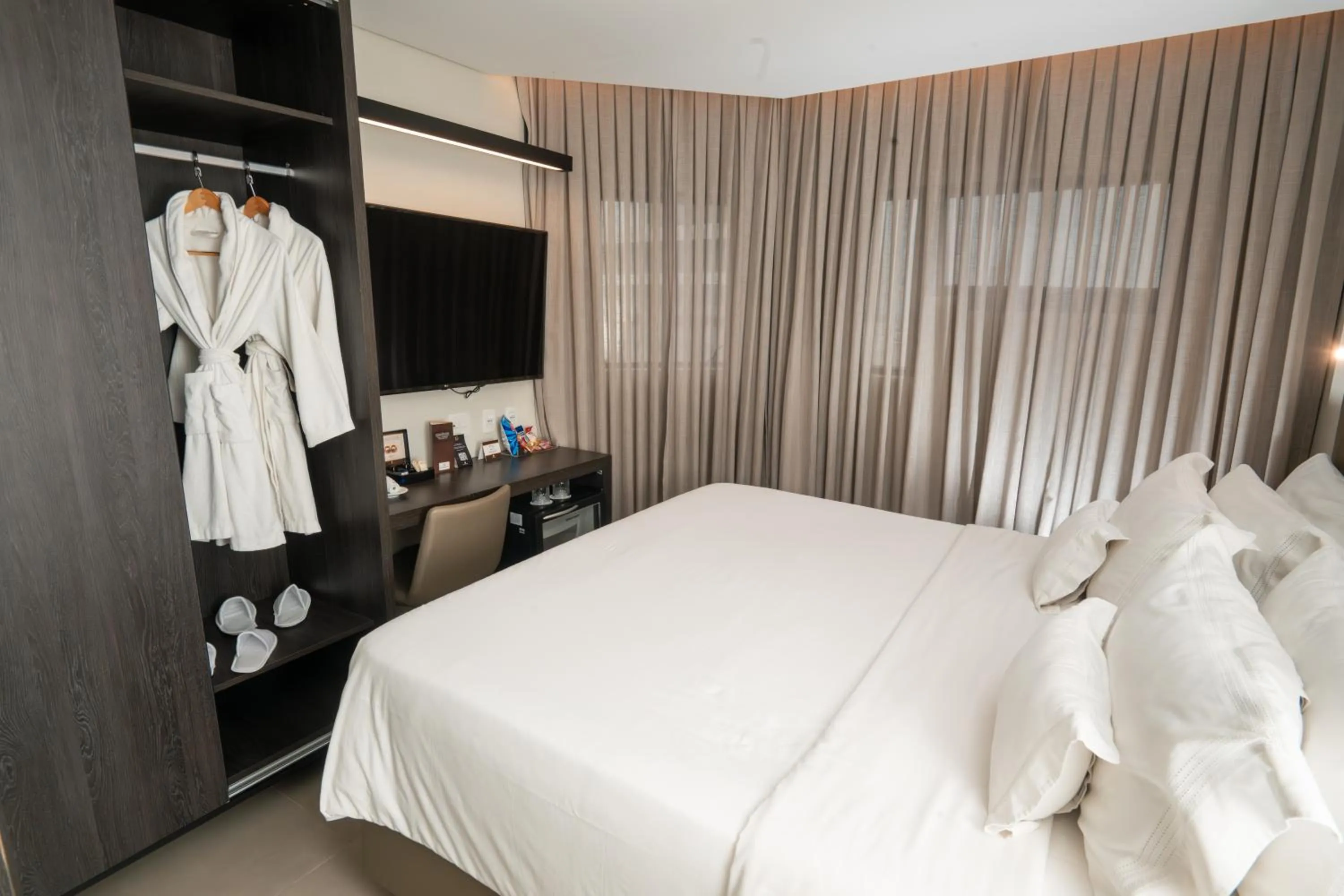 Bed in Royal Collection Paulista