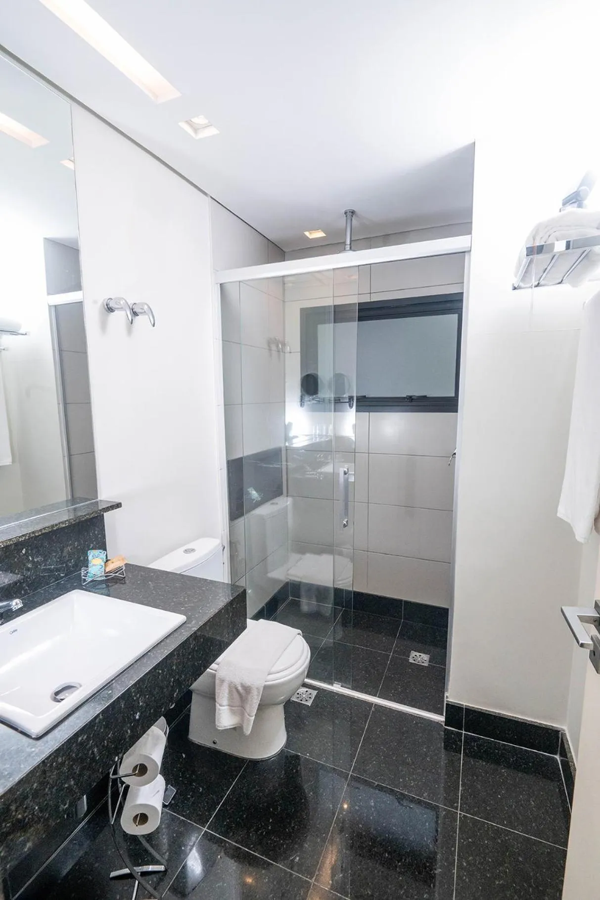 Shower in Royal Collection Paulista