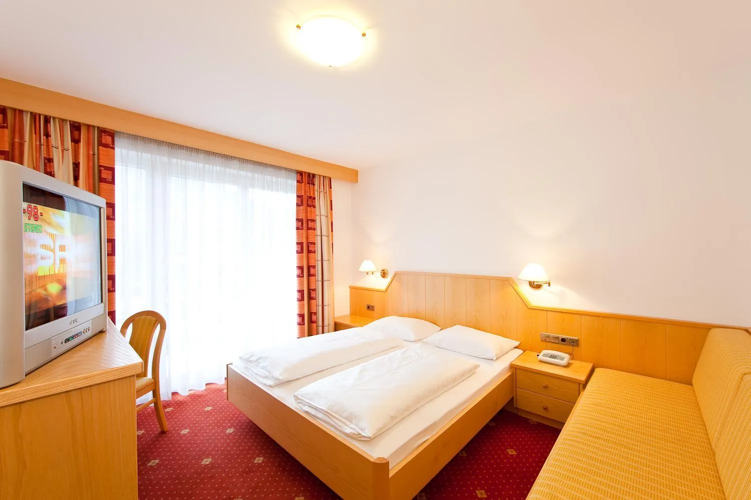 Bed in Hotel Mondschein