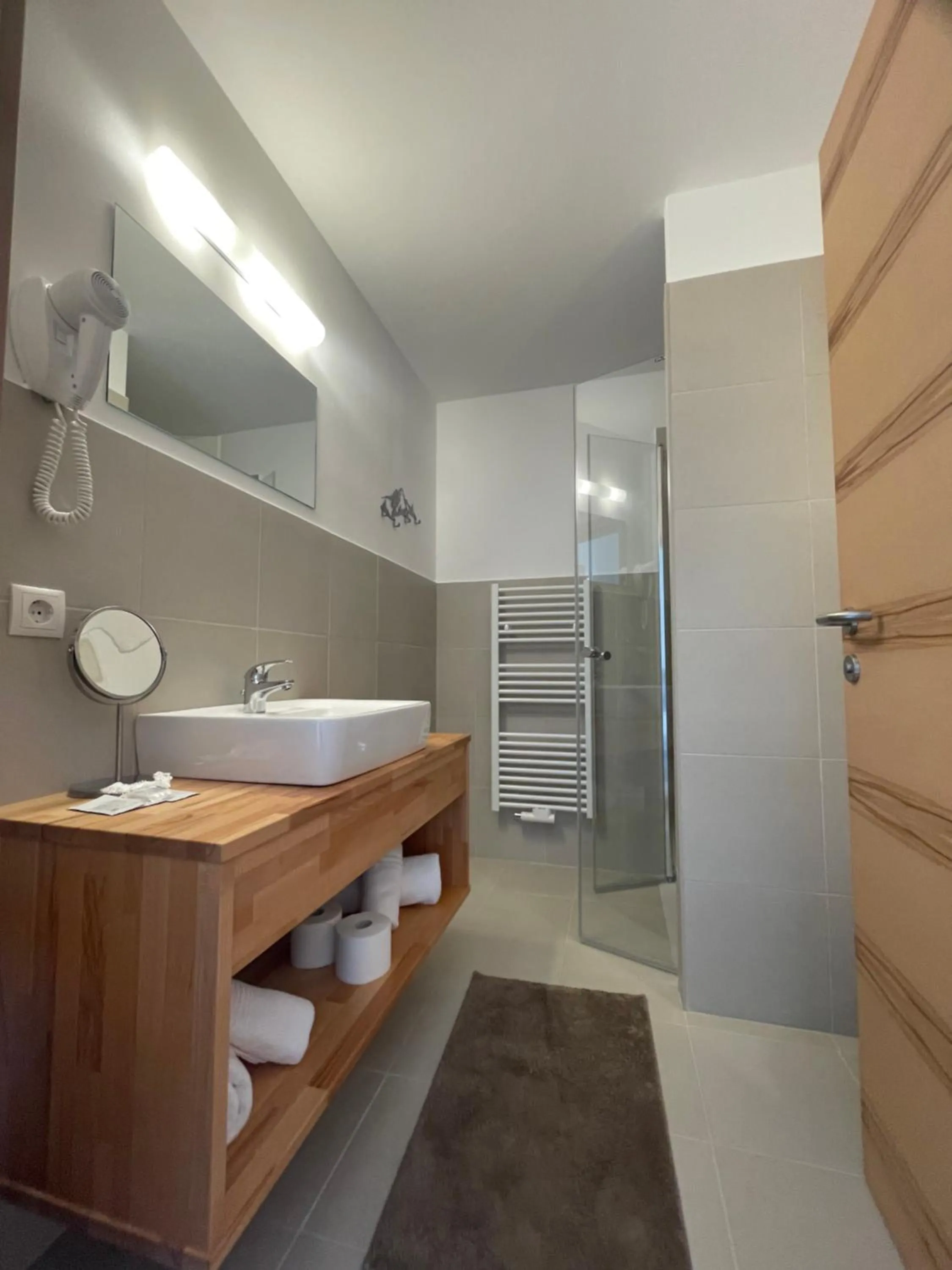 Bathroom in Hotel Larch