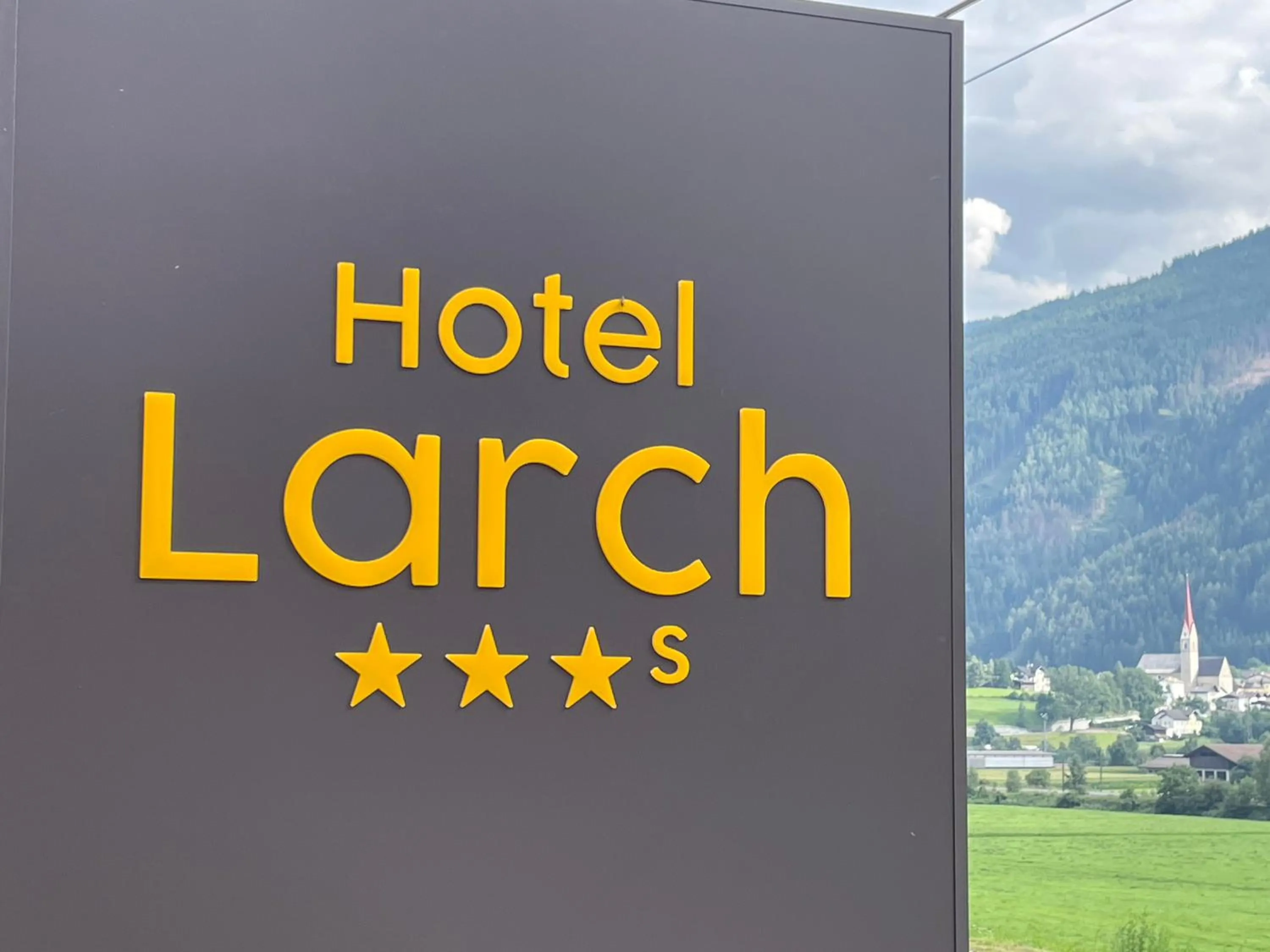Logo/Certificate/Sign in Hotel Larch