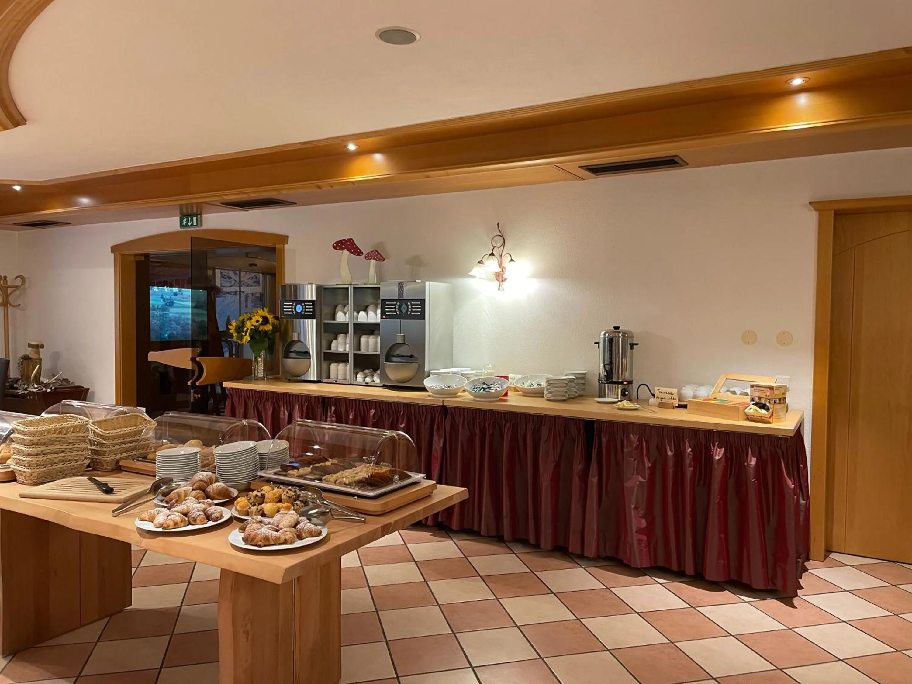 Buffet breakfast in Hotel Larch