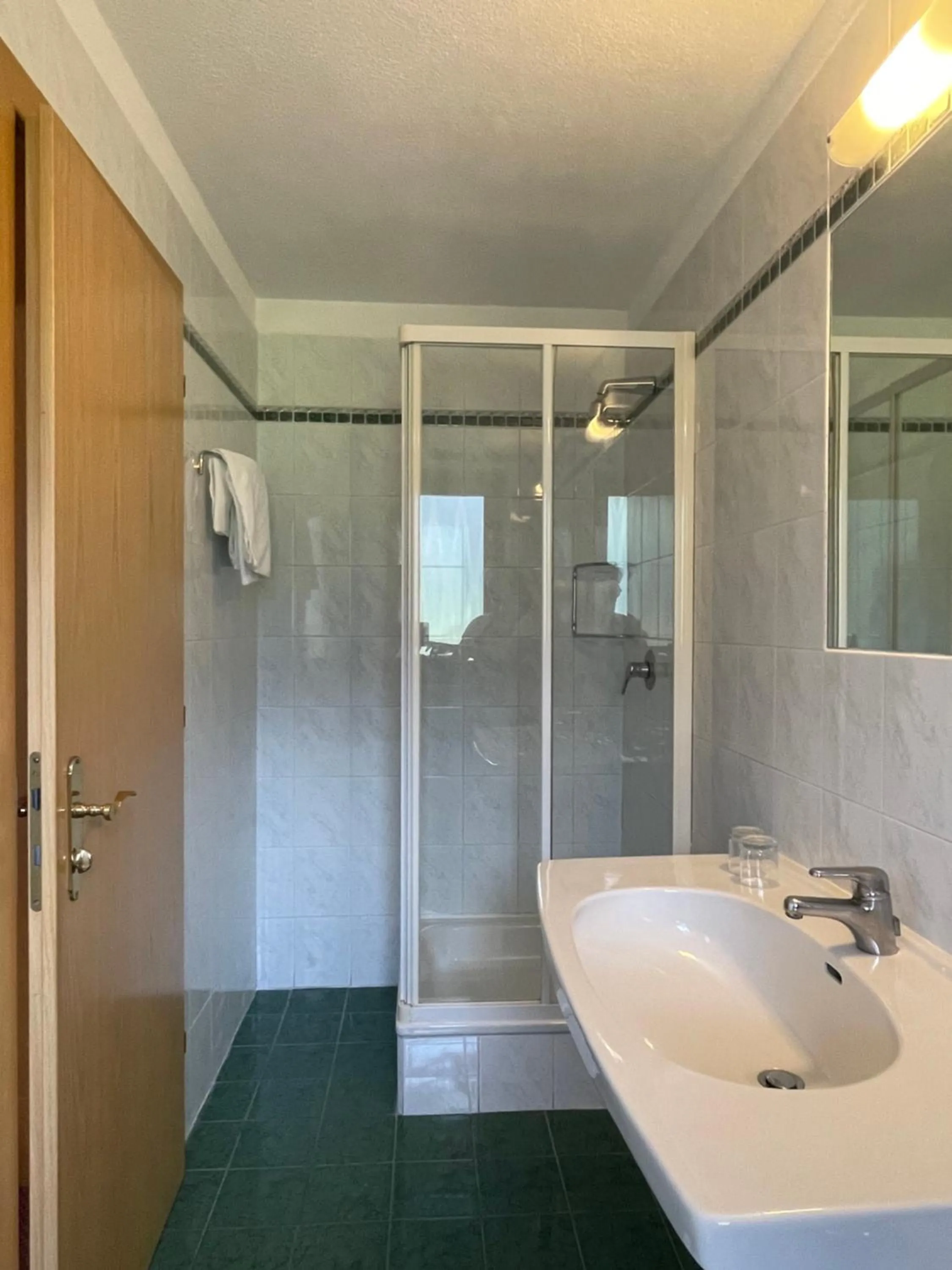 Bathroom in Hotel Larch