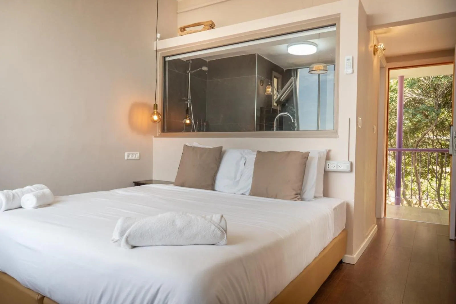 Bathroom, Bed in Beit Oren Hotel