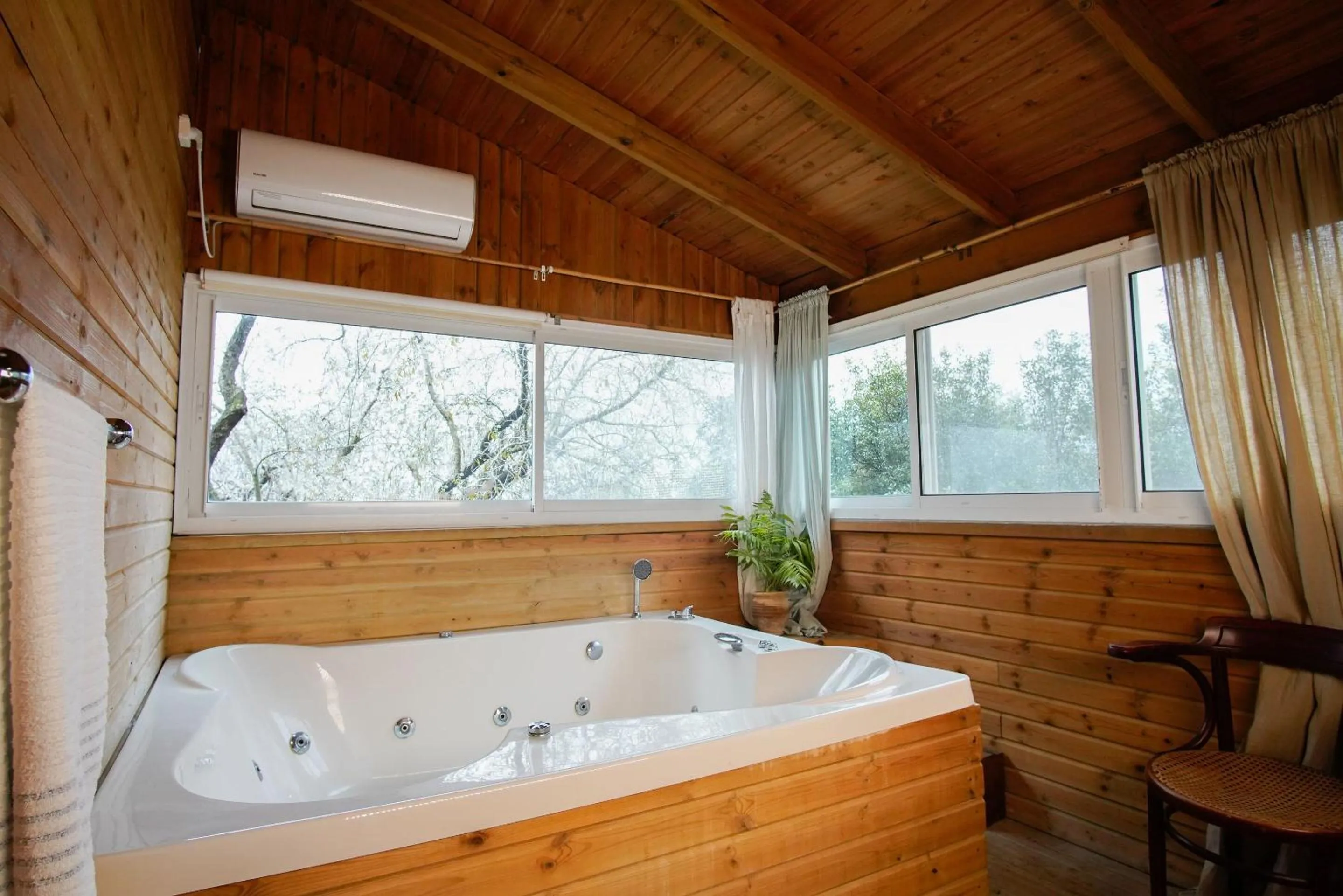 Bath in Beit Oren Hotel