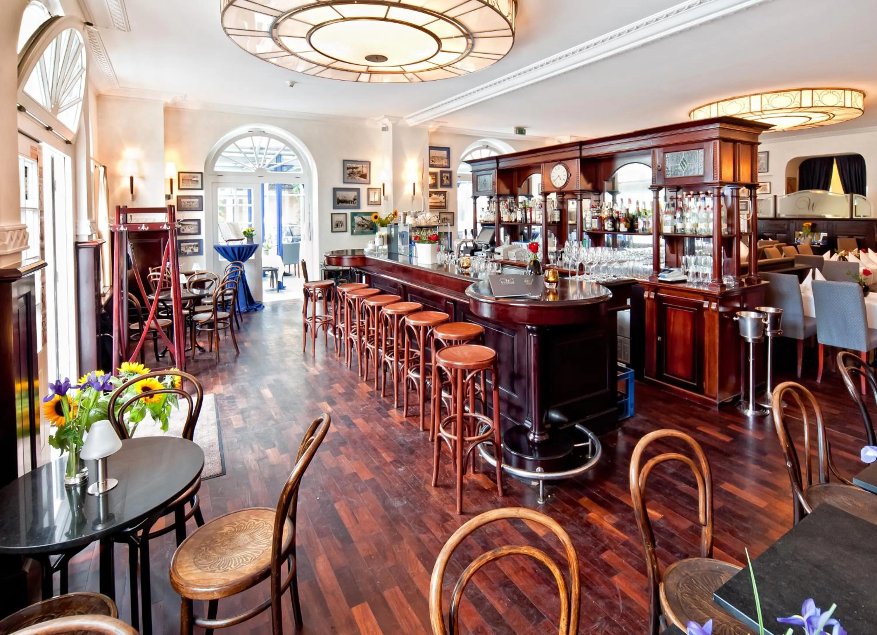 Lounge or bar in Neptun Hotel Kühlungsborn