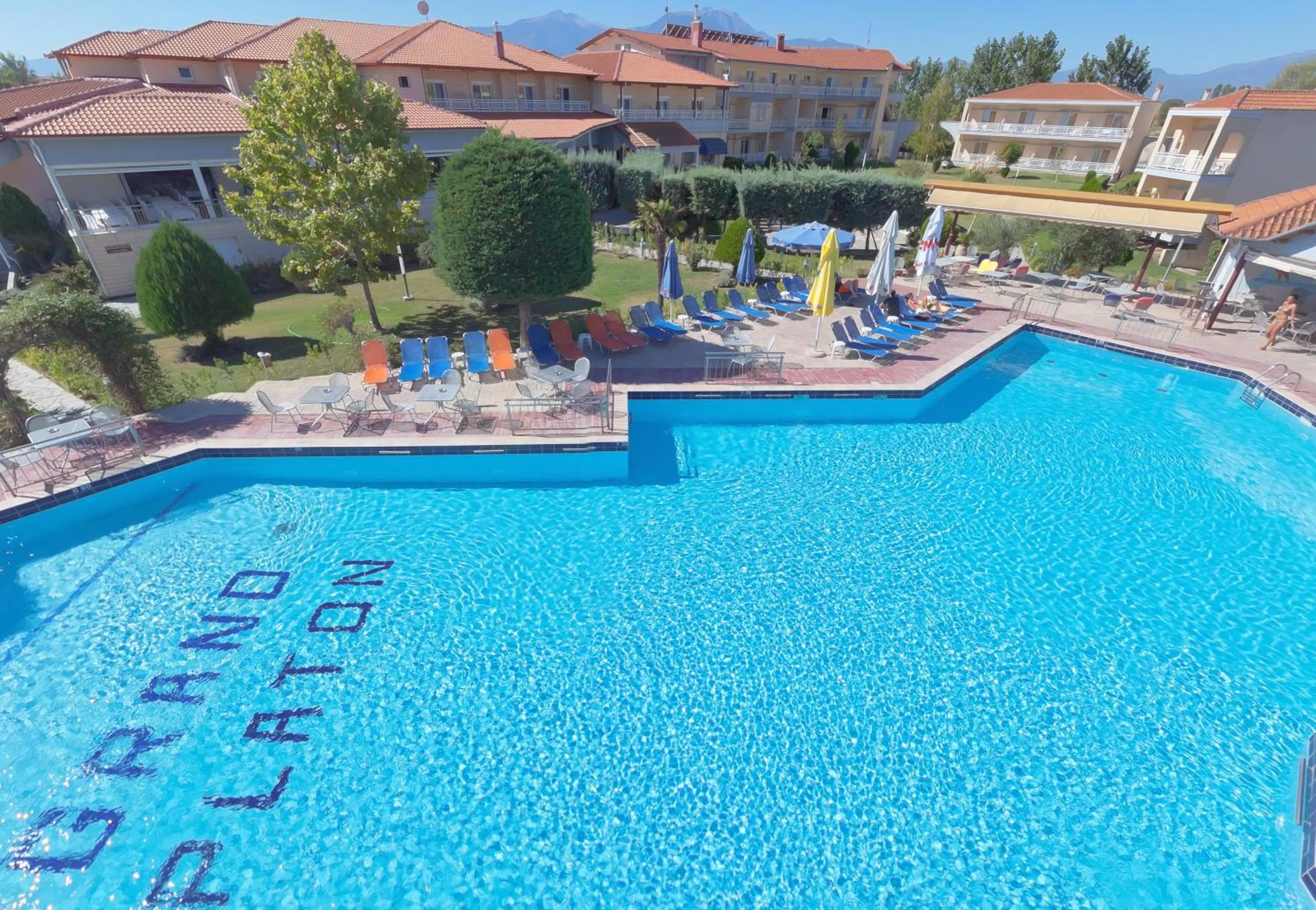 Swimming pool in Grand Platon Hotel