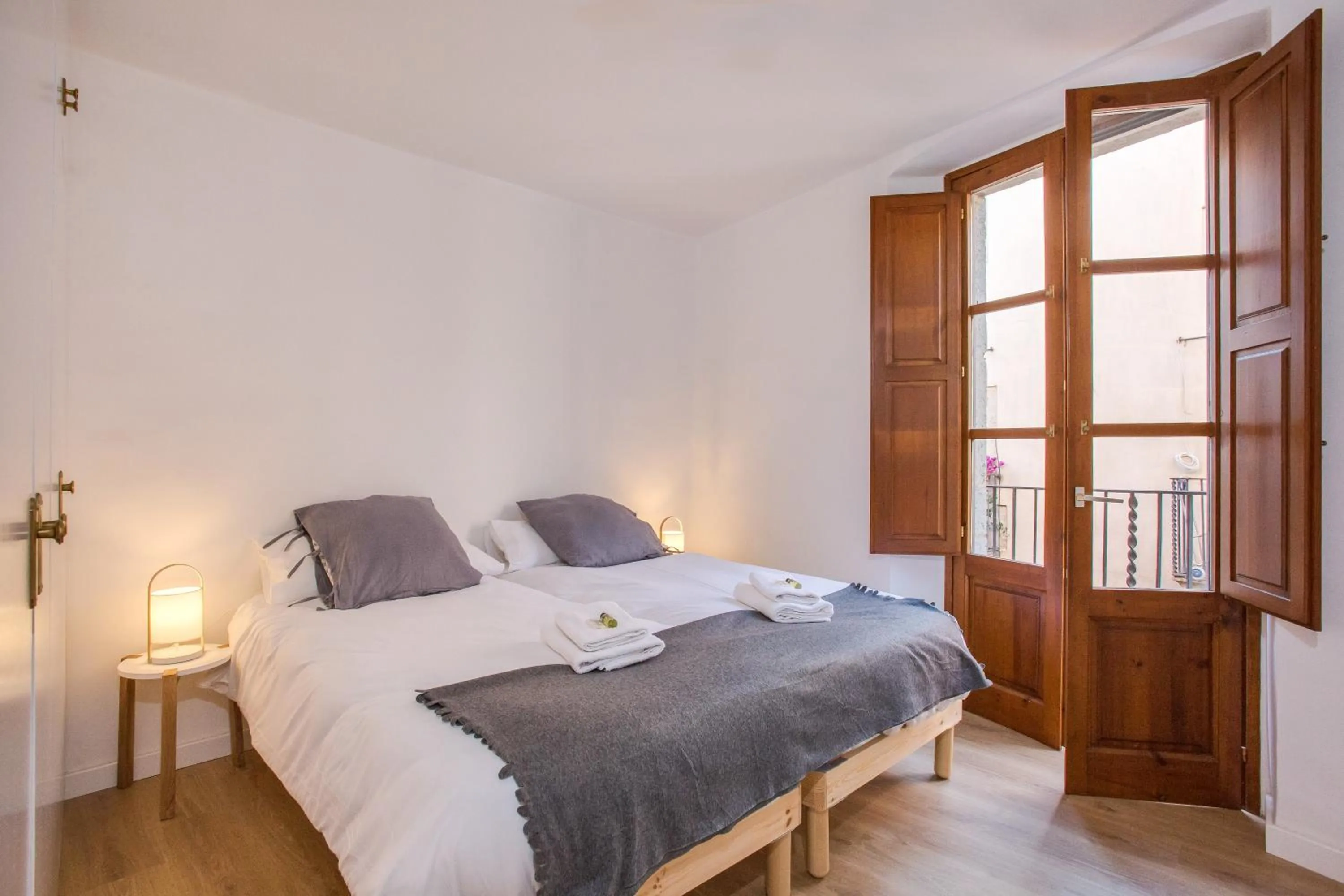 Bed in Flateli Cort Reial