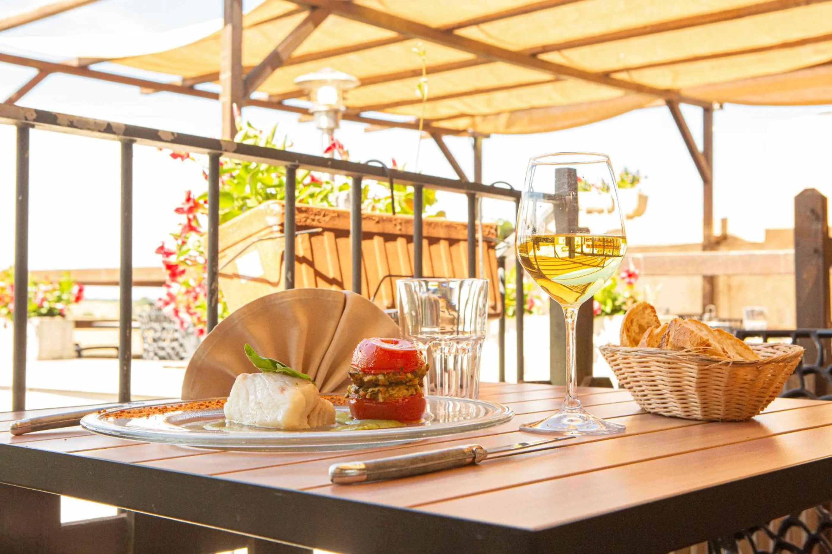 Logis Hotels - Le relais des deux vallées - Hôtel et restaurant