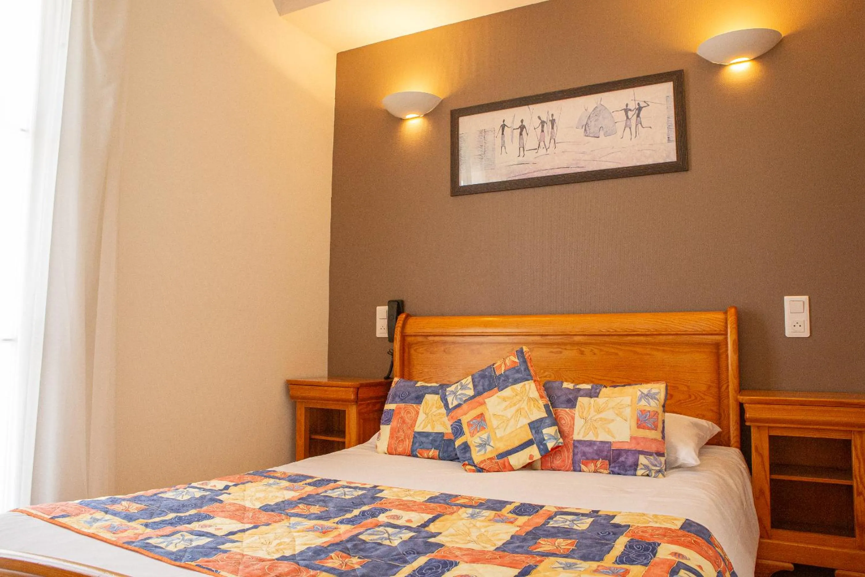 Bed in Logis Hotels - Le relais des deux vallées - Hôtel et restaurant