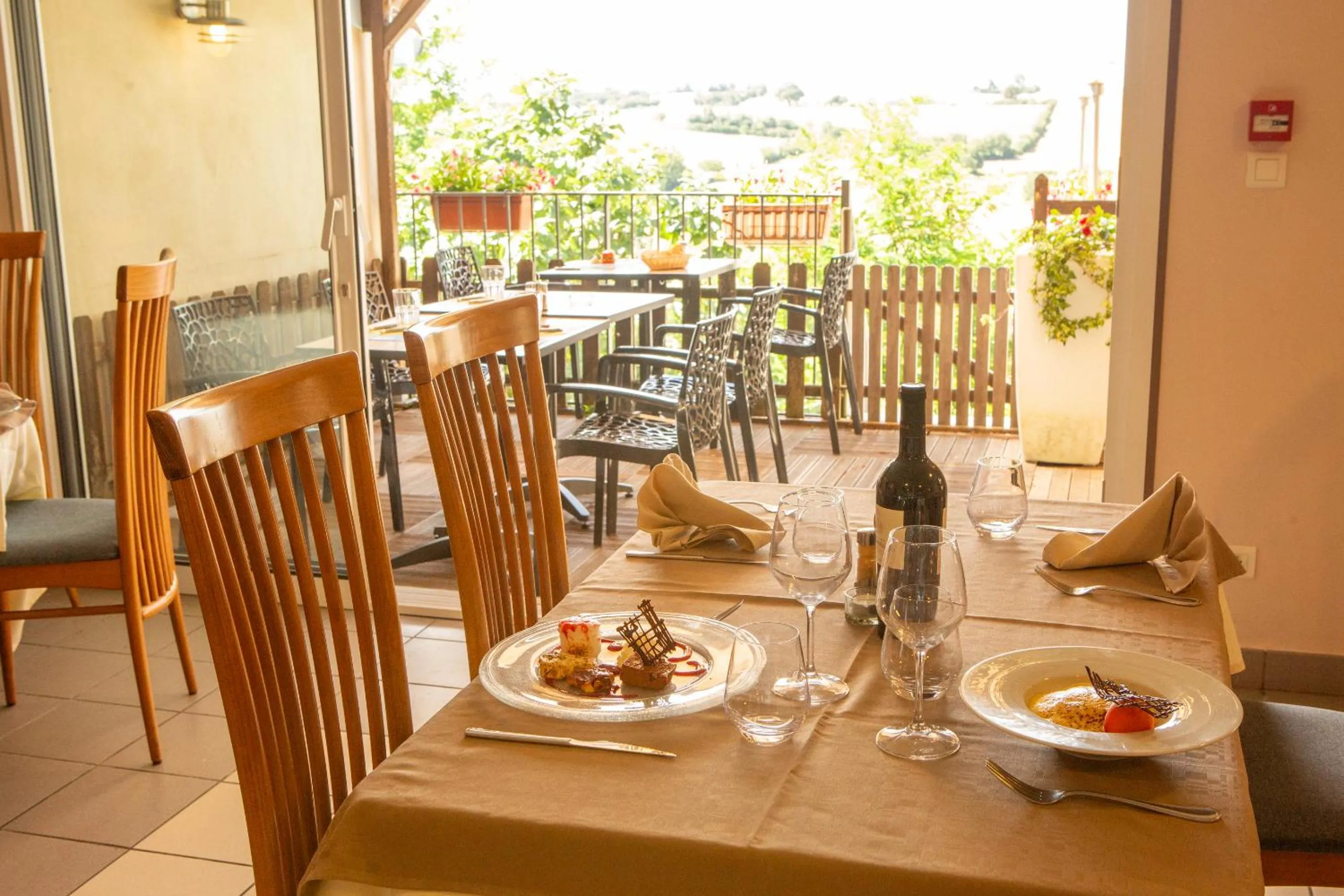 Logis Hotels - Le relais des deux vallées - Hôtel et restaurant