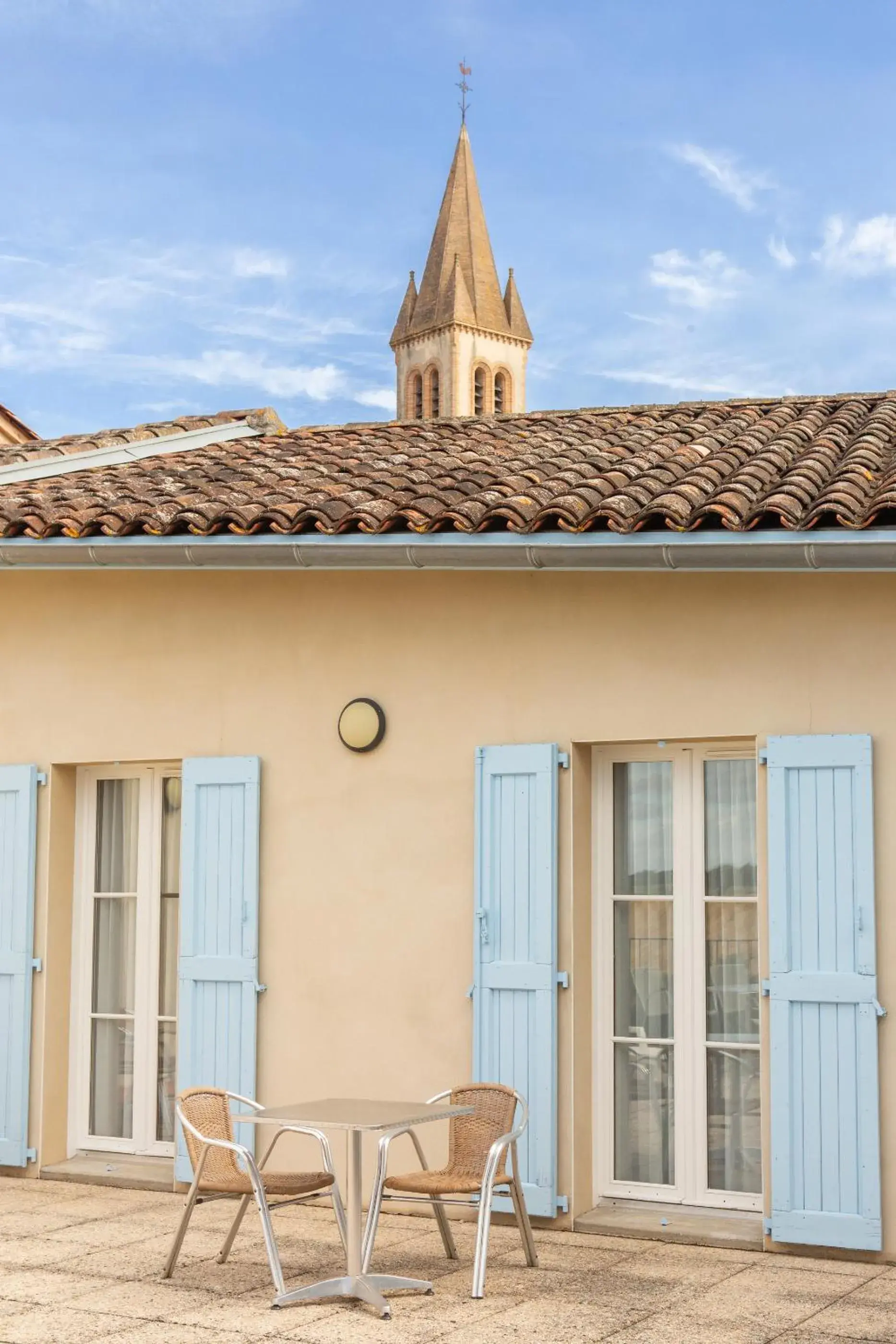 Logis Hotels - Le relais des deux vallées - Hôtel et restaurant Logis Hotels - Le relais des deux vallées - Hôtel et restaurant