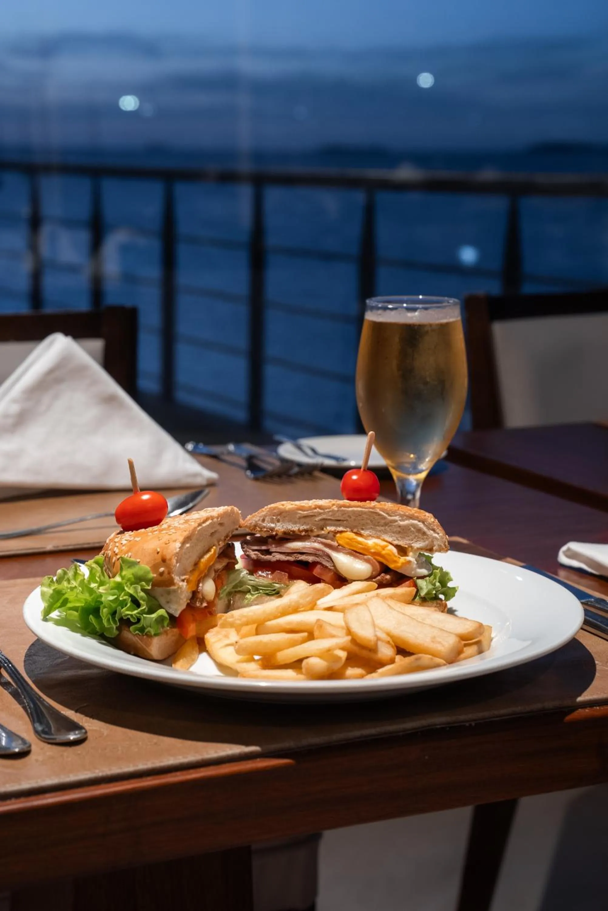 Food and drinks in Radisson Hotel Colonia del Sacramento