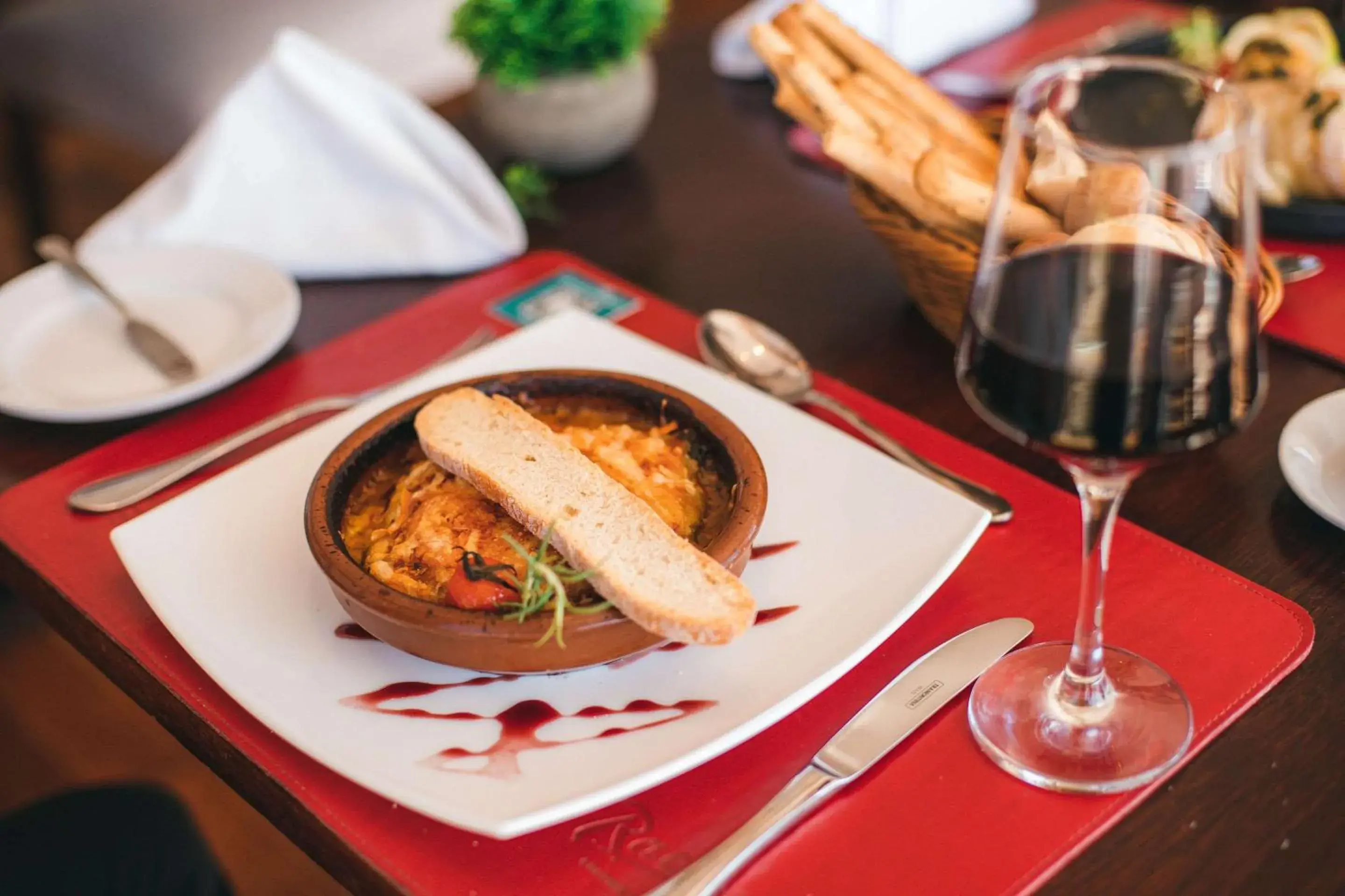 Restaurant/places to eat in Radisson Hotel Colonia del Sacramento Restaurant/places to eat in Radisson Hotel Colonia del Sacramento