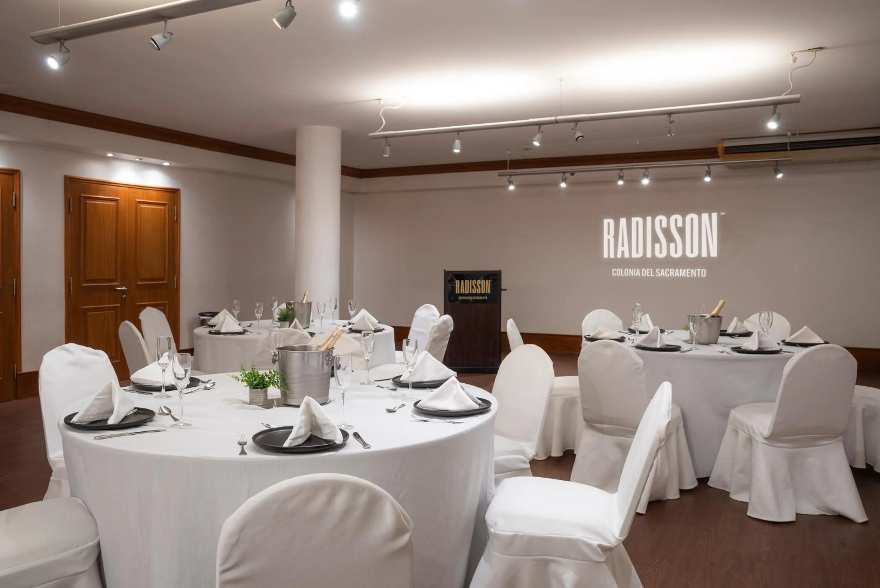 Restaurant/places to eat in Radisson Hotel Colonia del Sacramento