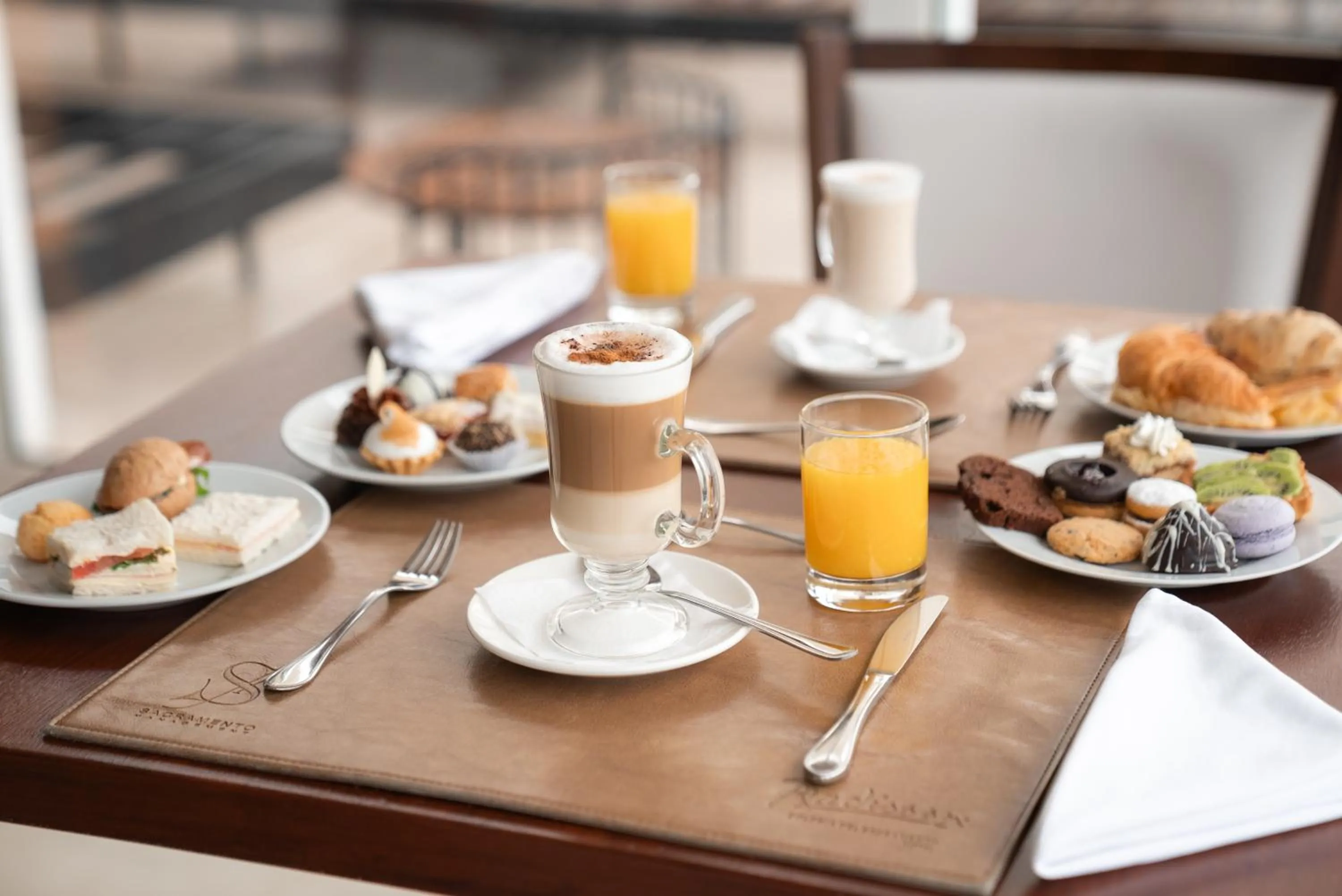 Food and drinks in Radisson Hotel Colonia del Sacramento