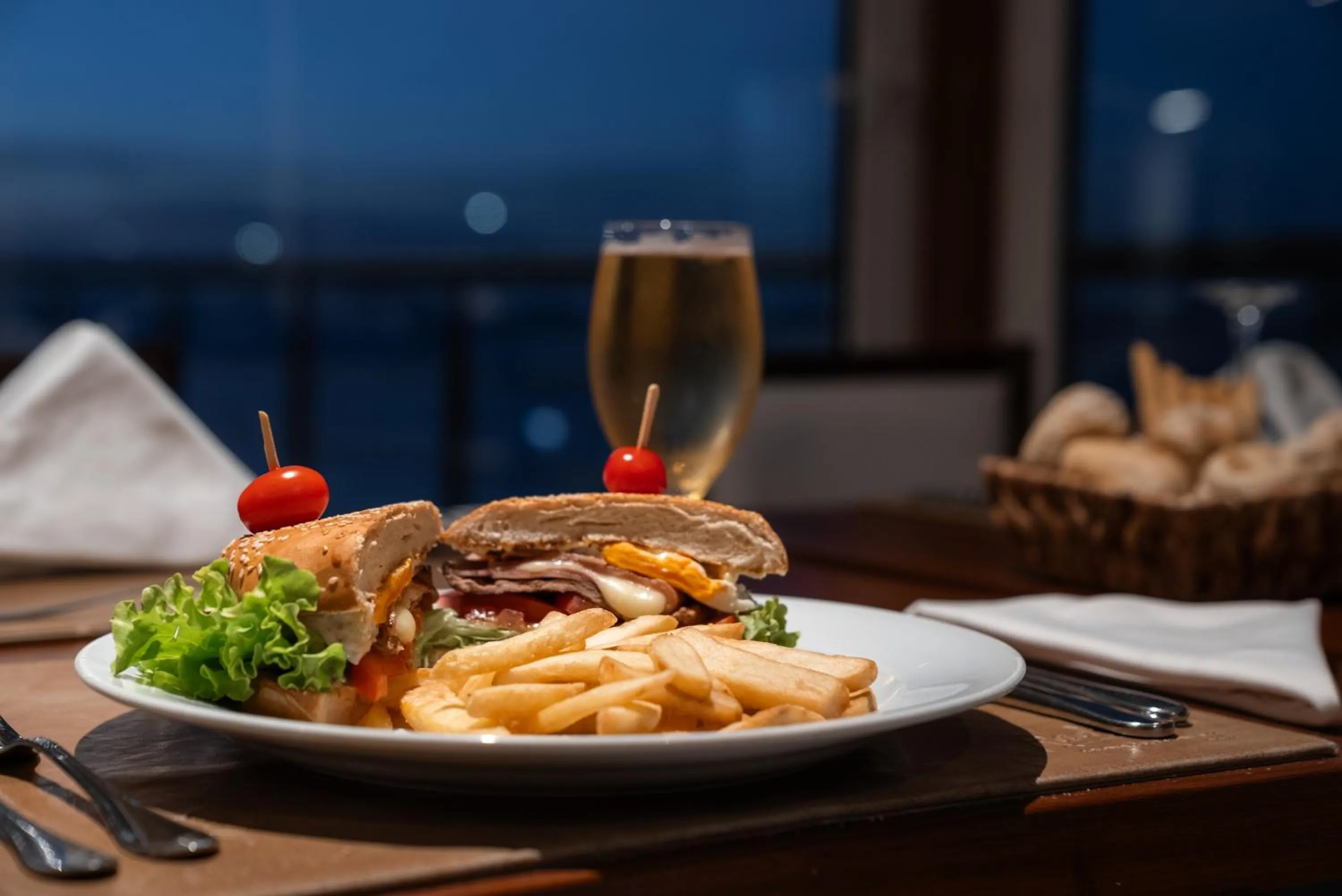 Food and drinks in Radisson Hotel Colonia del Sacramento