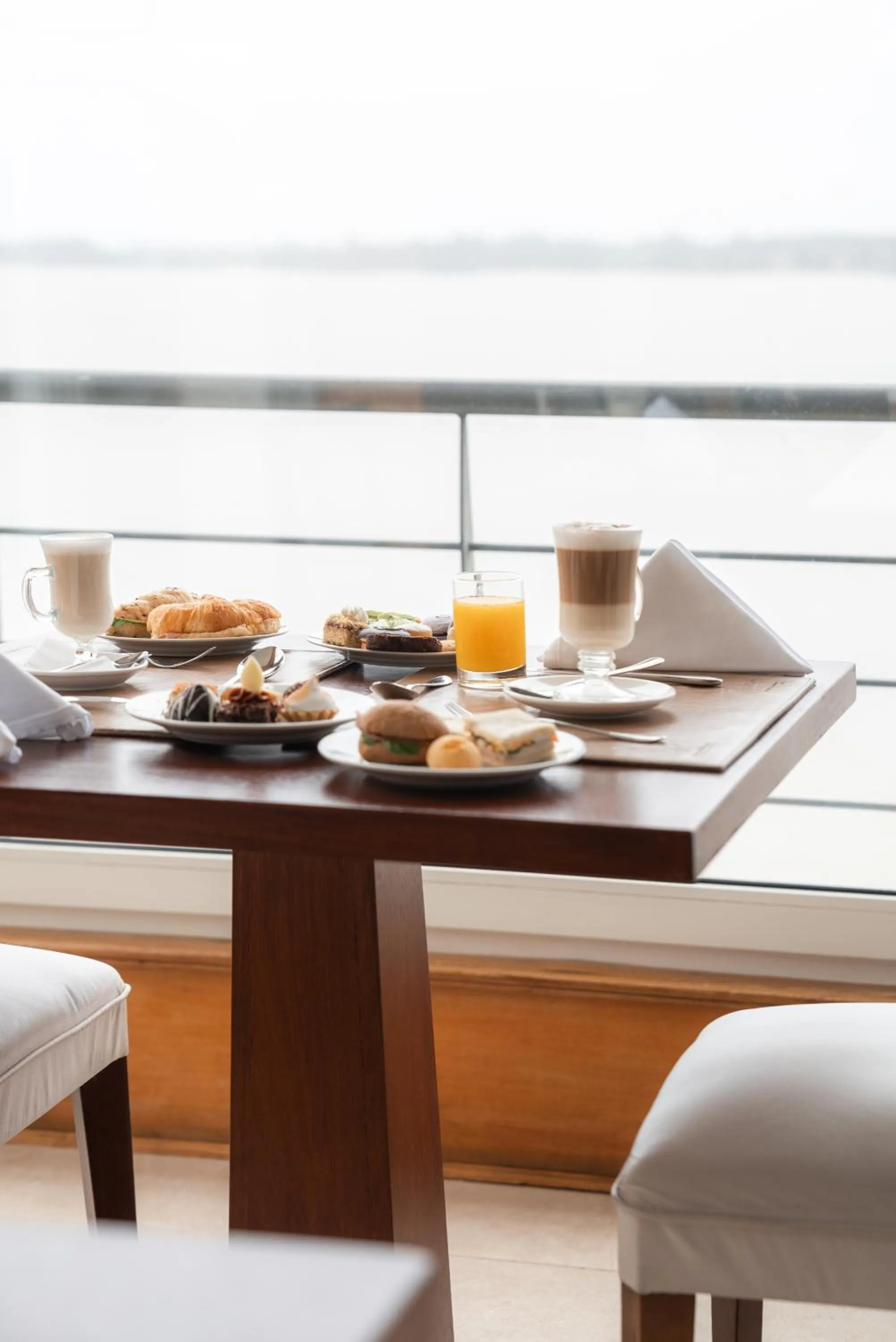 Food and drinks in Radisson Hotel Colonia del Sacramento