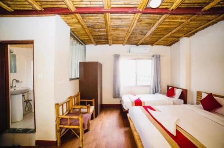 Living room, Bed in Doors Hotel Thamel
