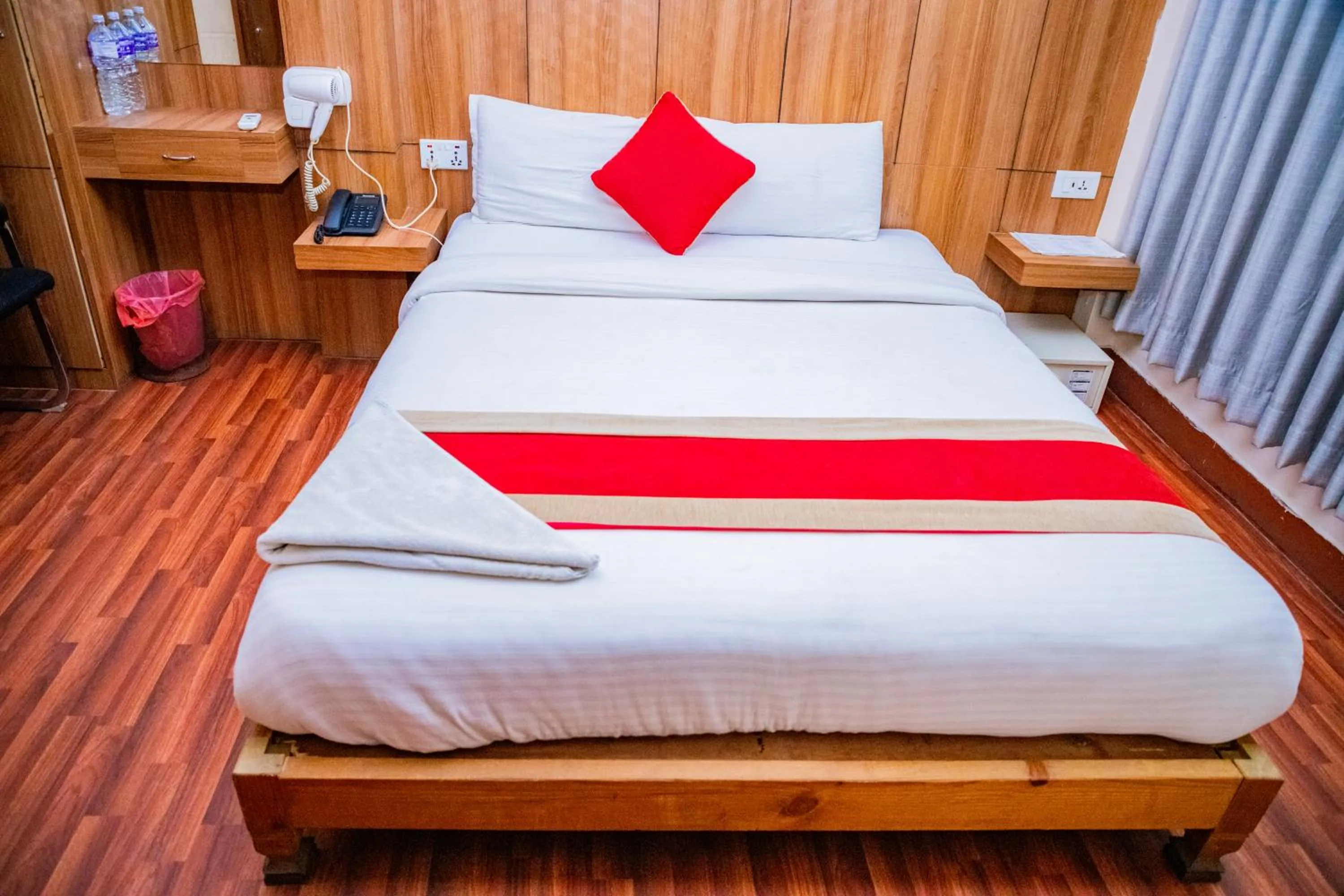 Bedroom, Bed in Doors Hotel Thamel