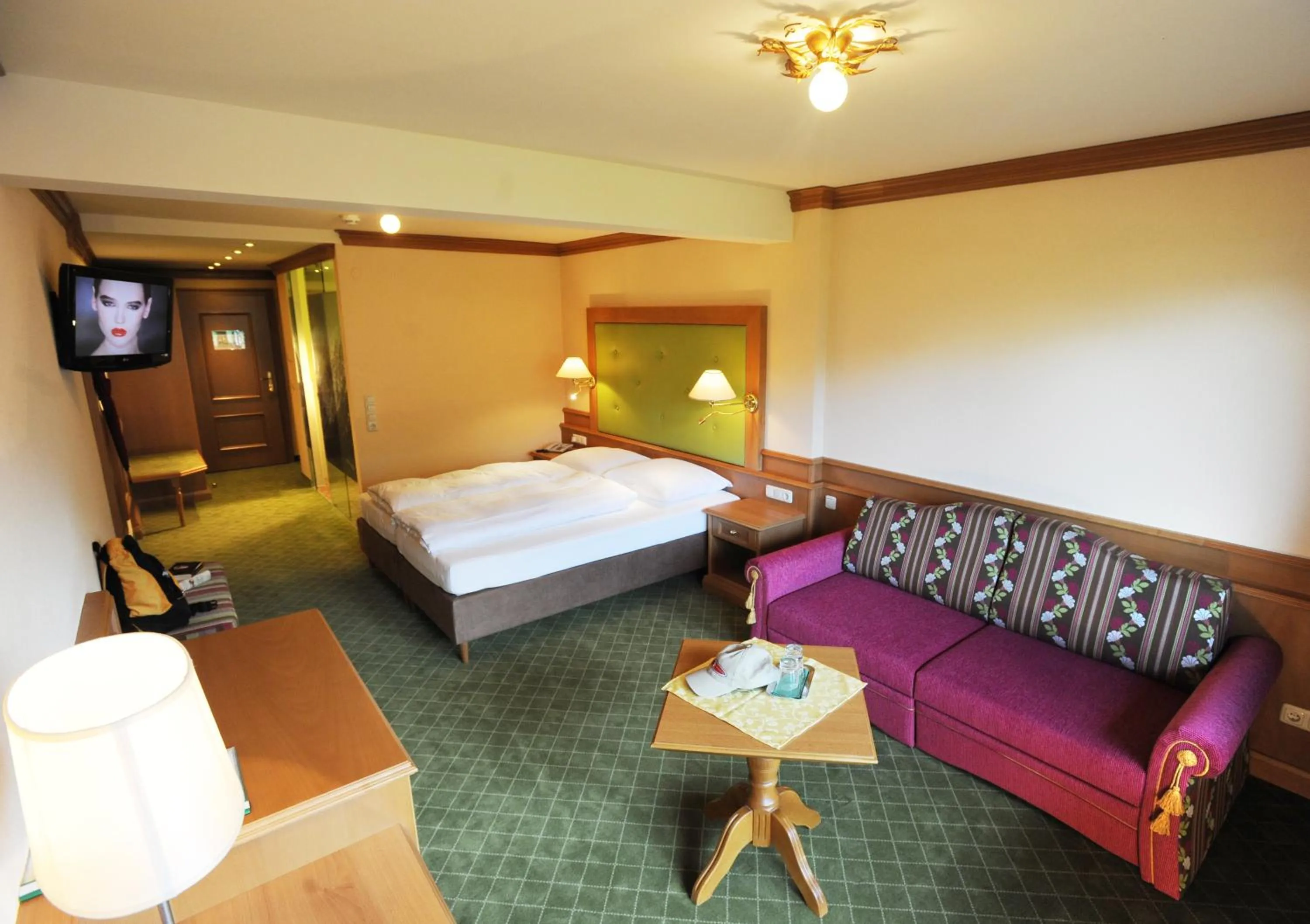 Photo of the whole room, Bed in Das Pfandler